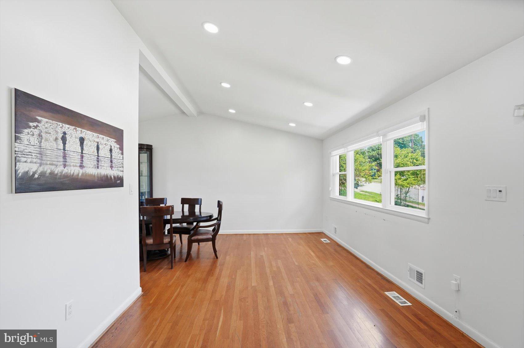 MEADOWOOD - Residential