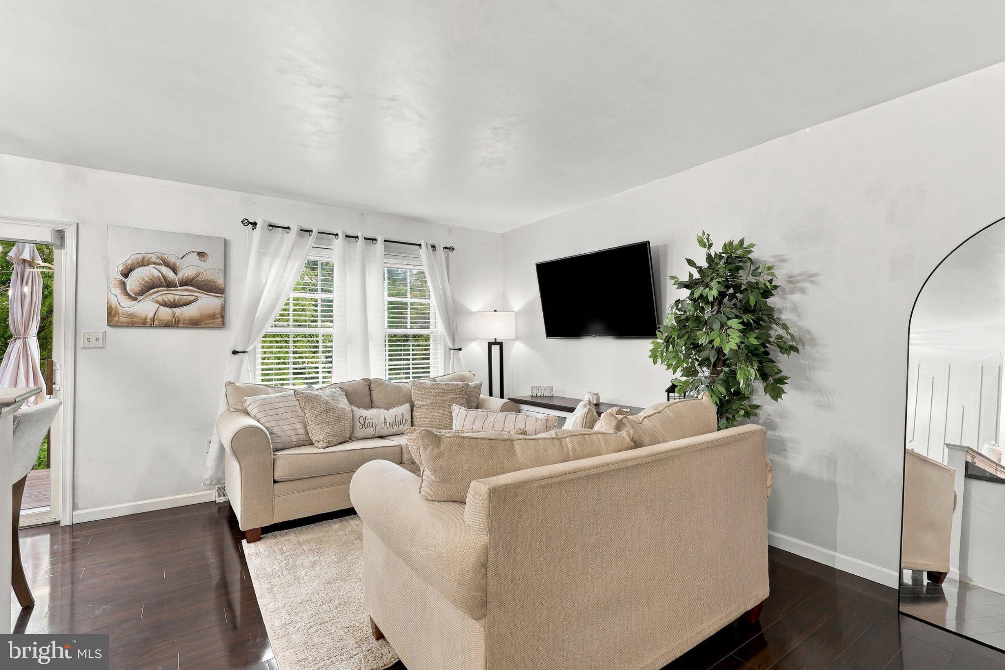 343 OAKRIDGE DRIVE