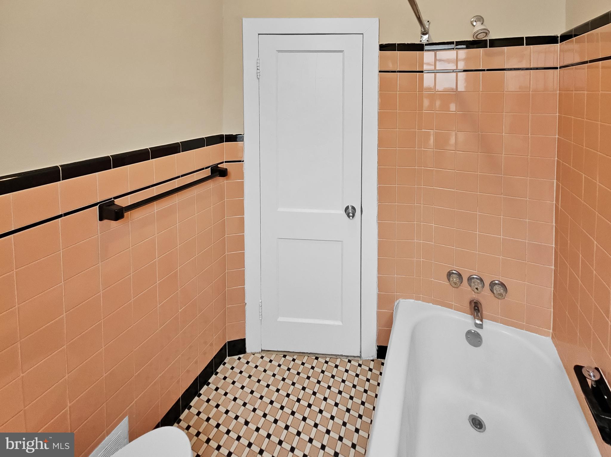 WEST PASSYUNK - Residential Lease