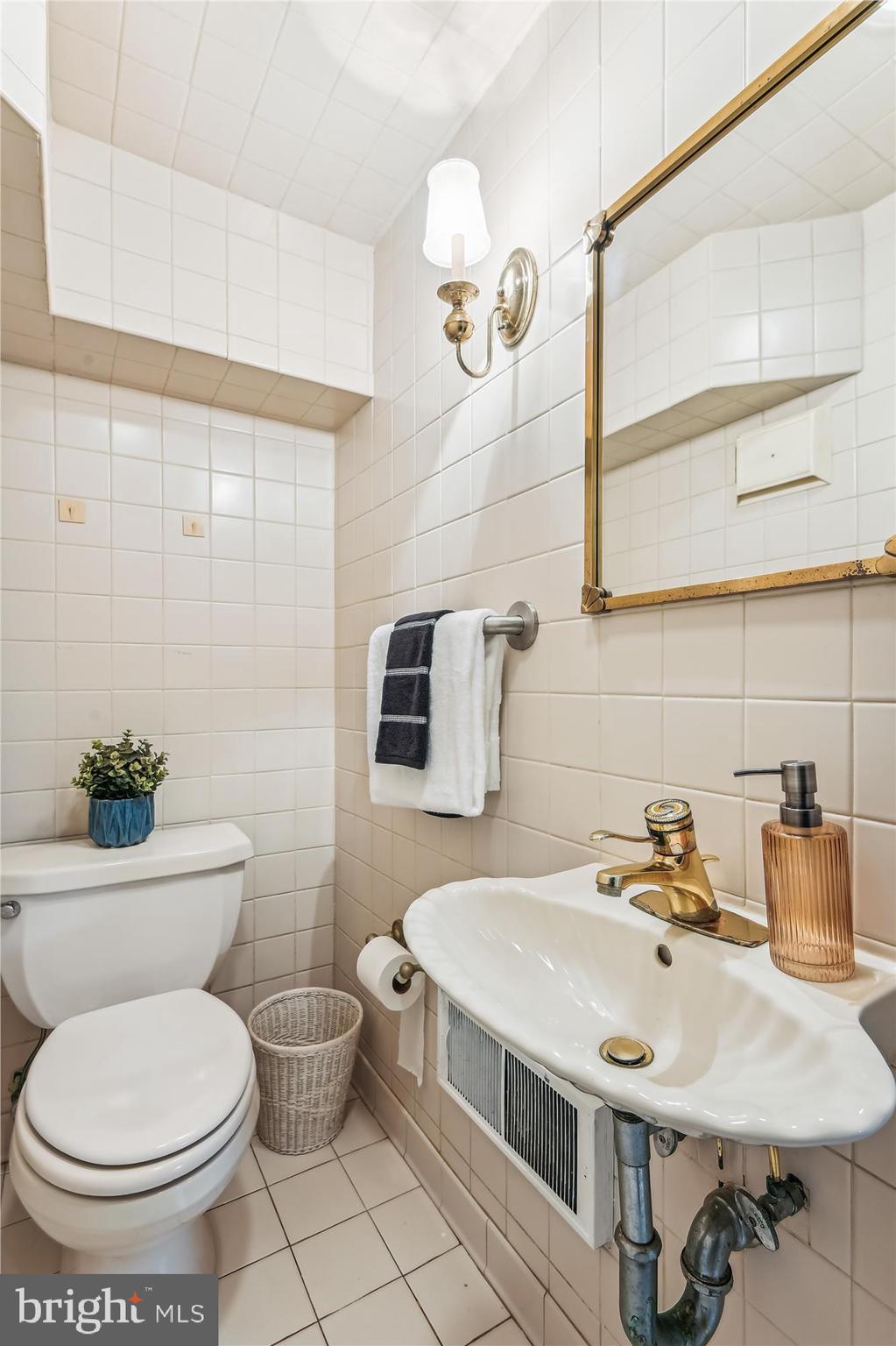 CHEVY CHASE - Residential Lease