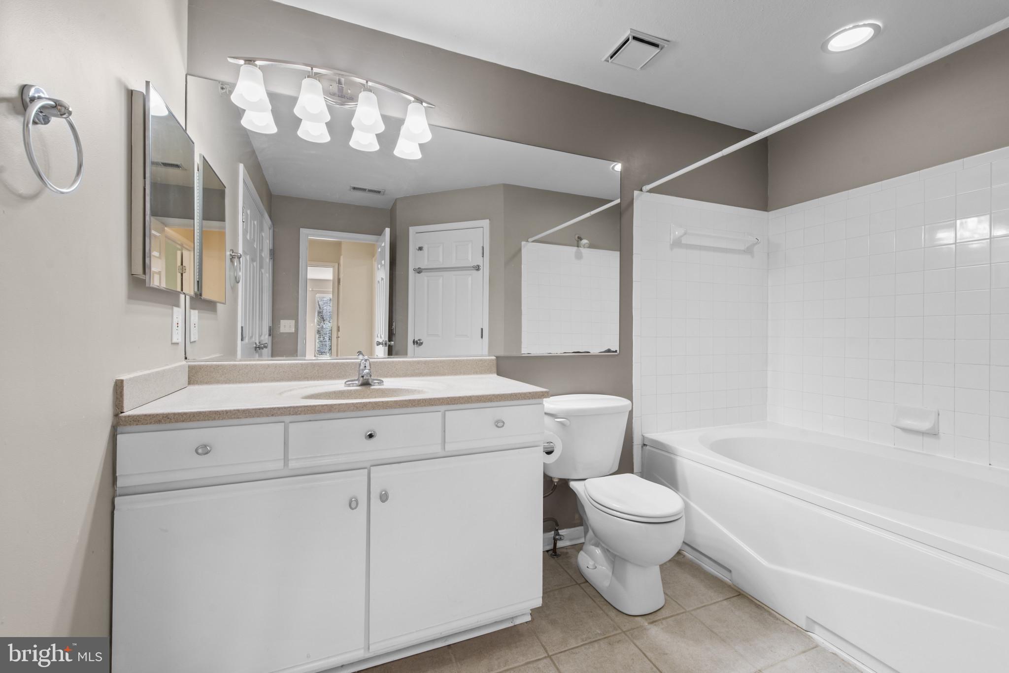 BRISTOL GREEN - Residential