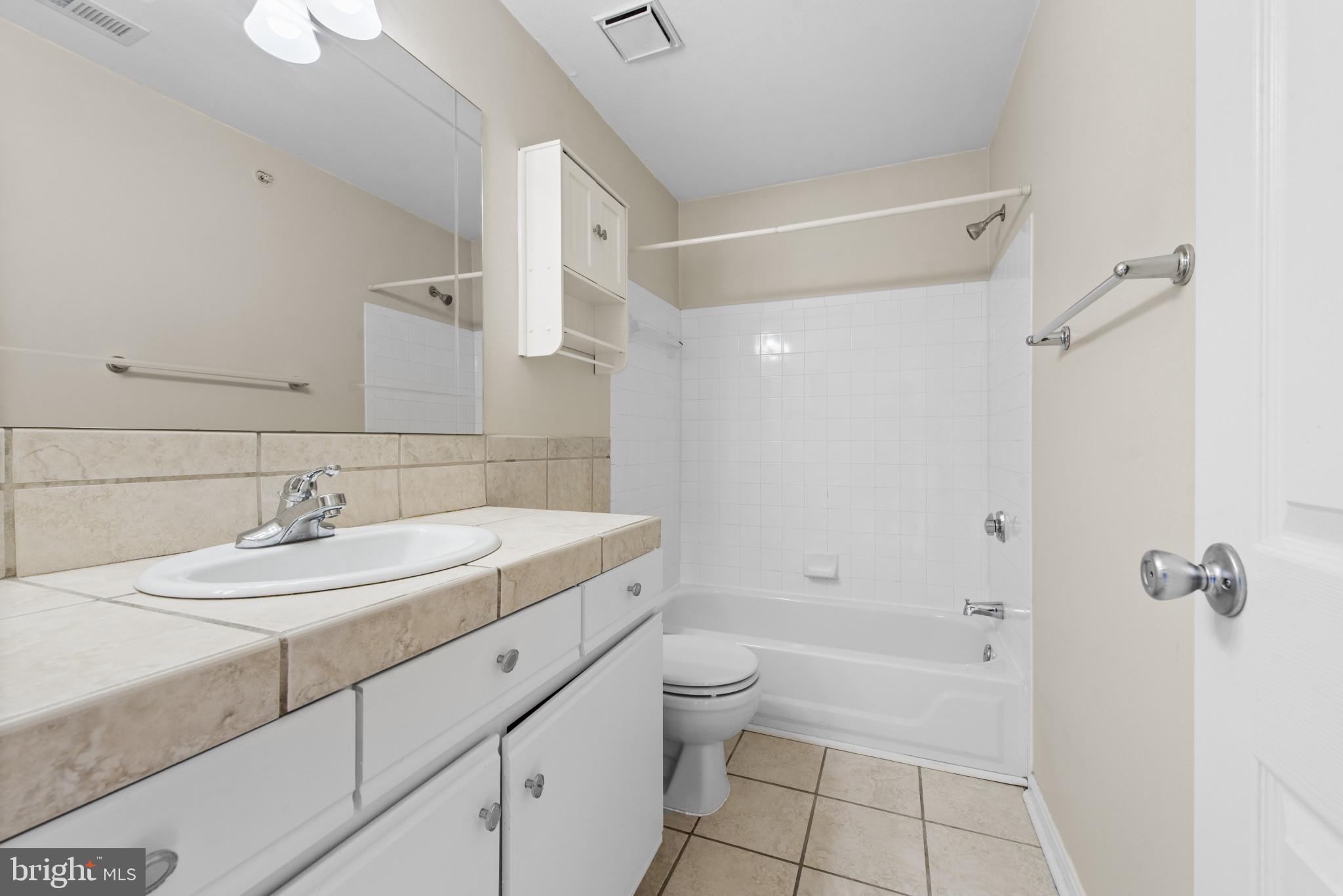 BRISTOL GREEN - Residential