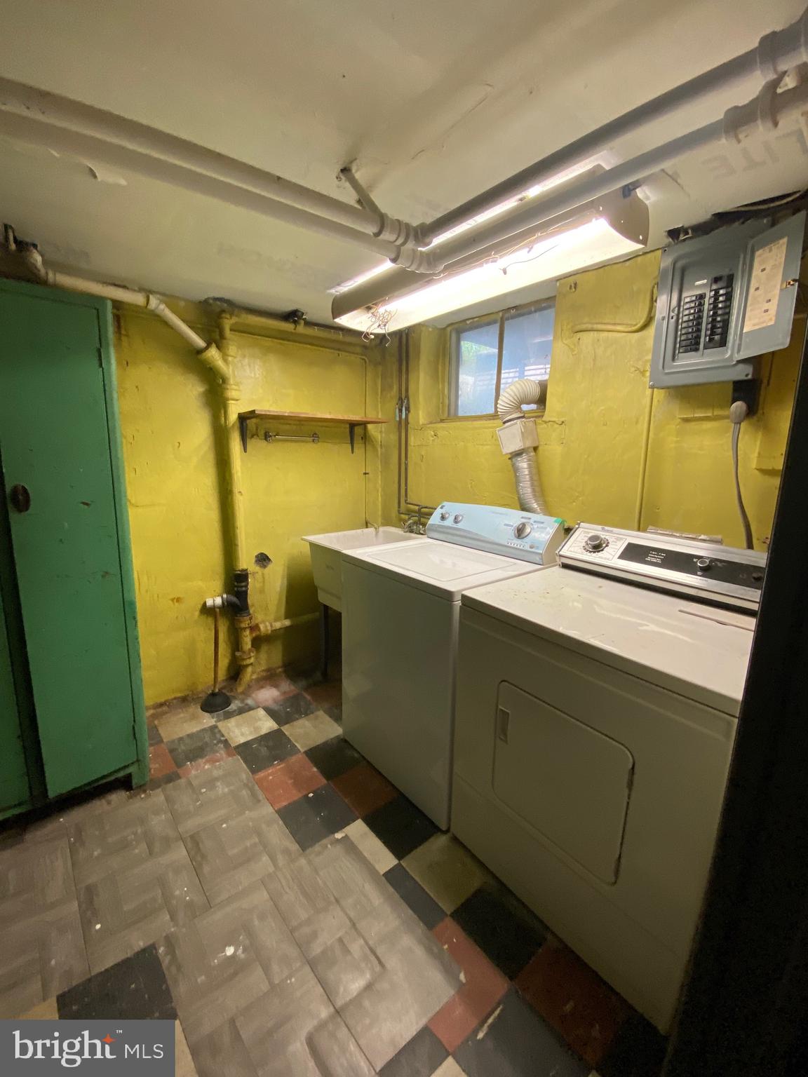 ROSEMONT - Residential Lease
