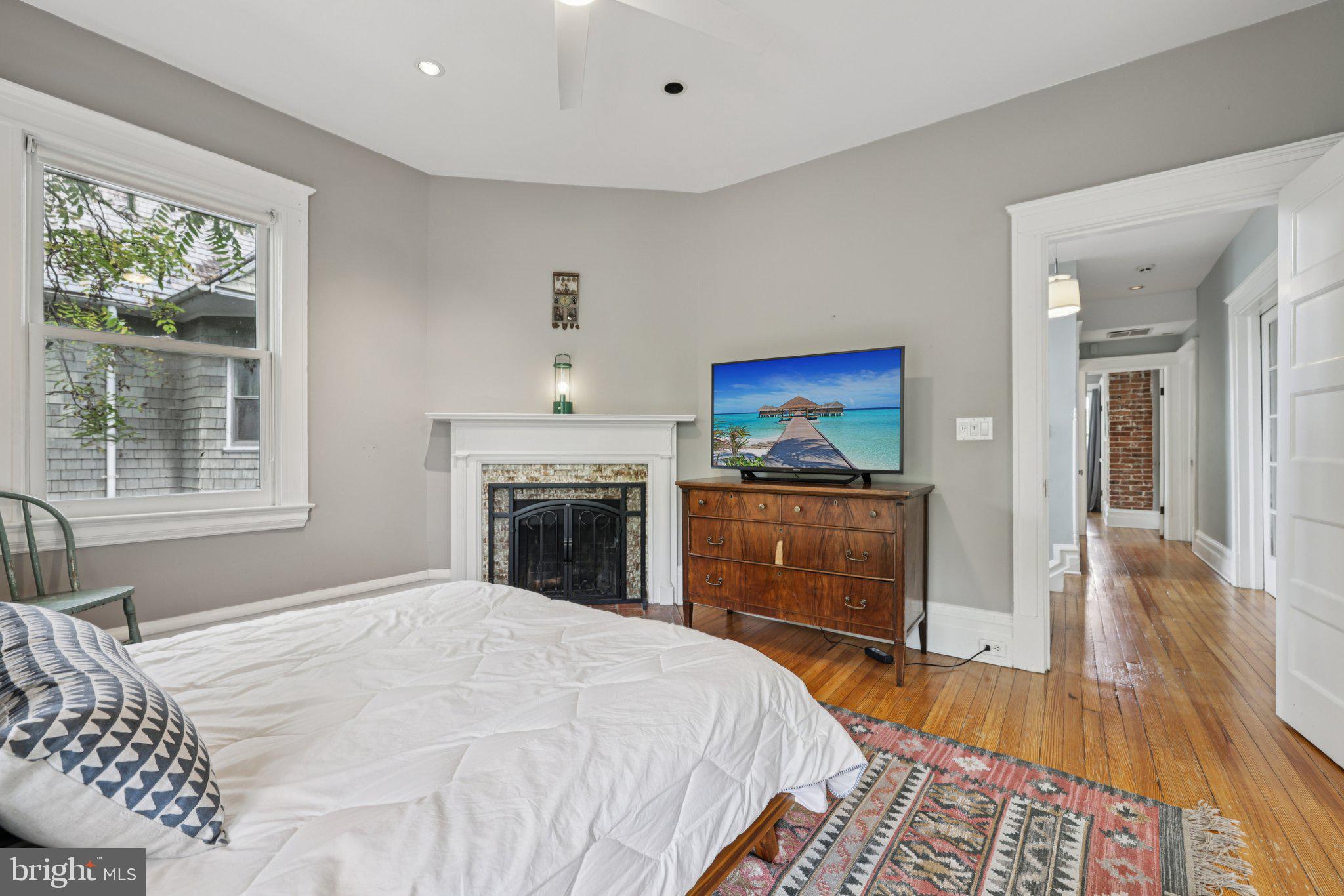 ROLAND PARK - Residential Lease