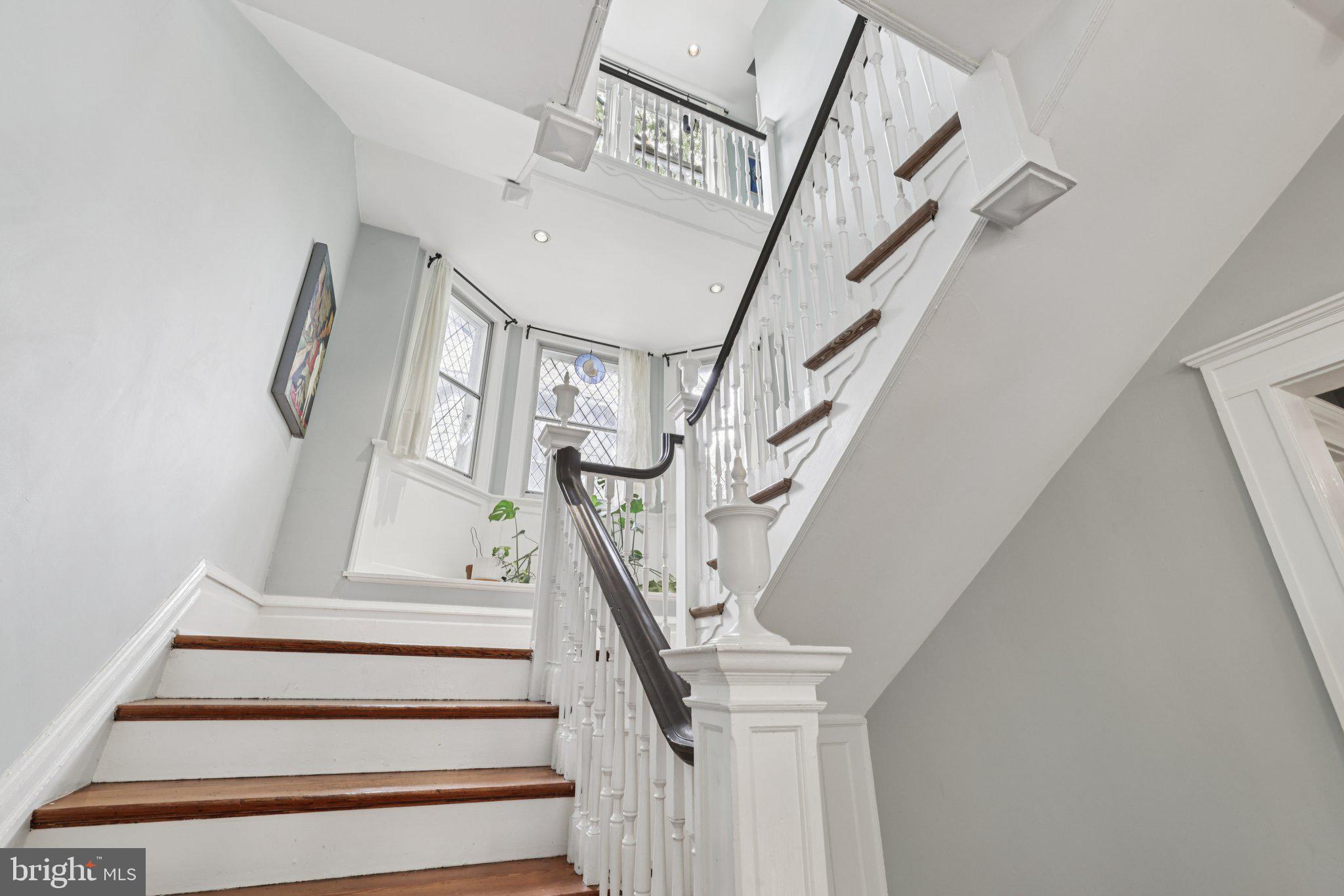 ROLAND PARK - Residential Lease