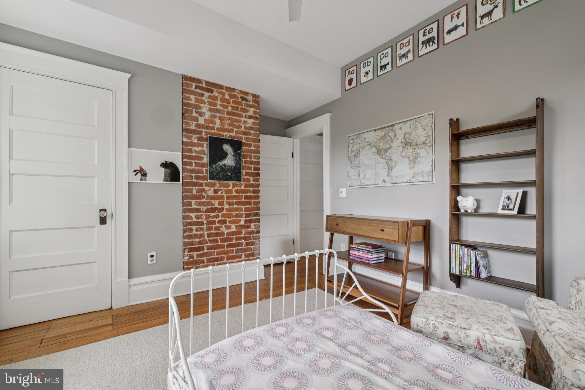 ROLAND PARK - Residential Lease