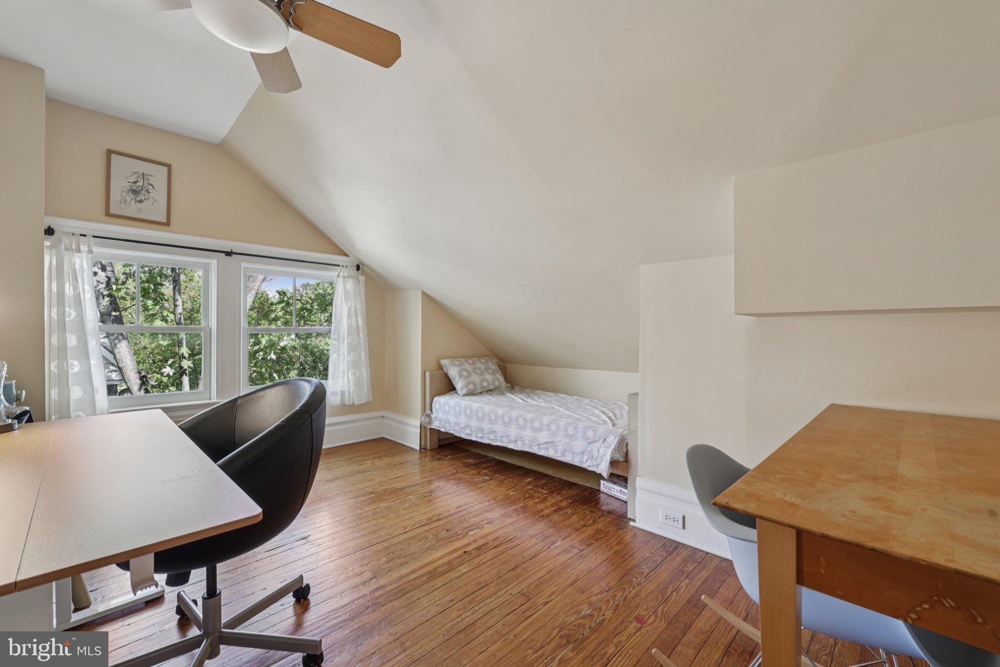 ROLAND PARK - Residential Lease