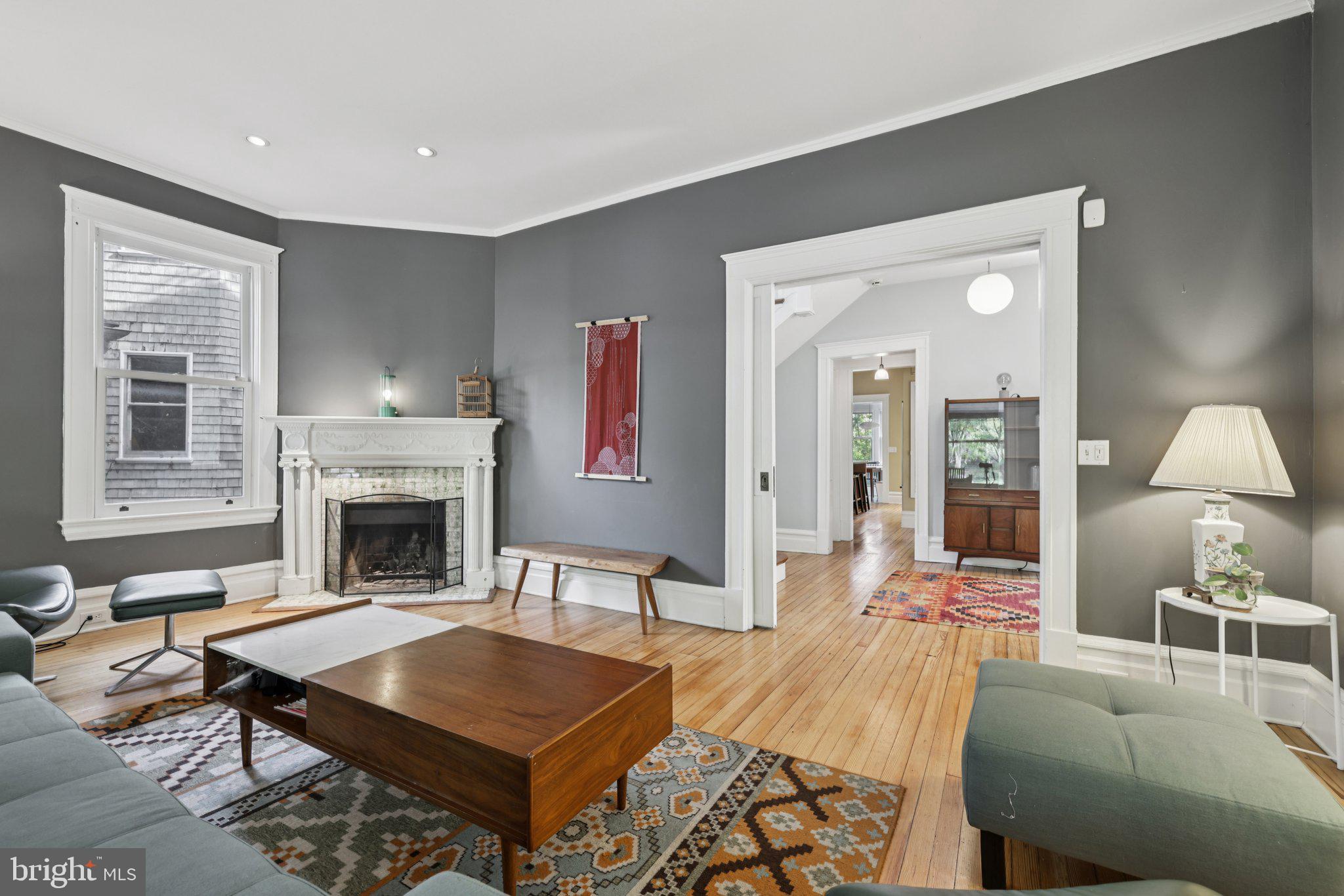 ROLAND PARK - Residential Lease