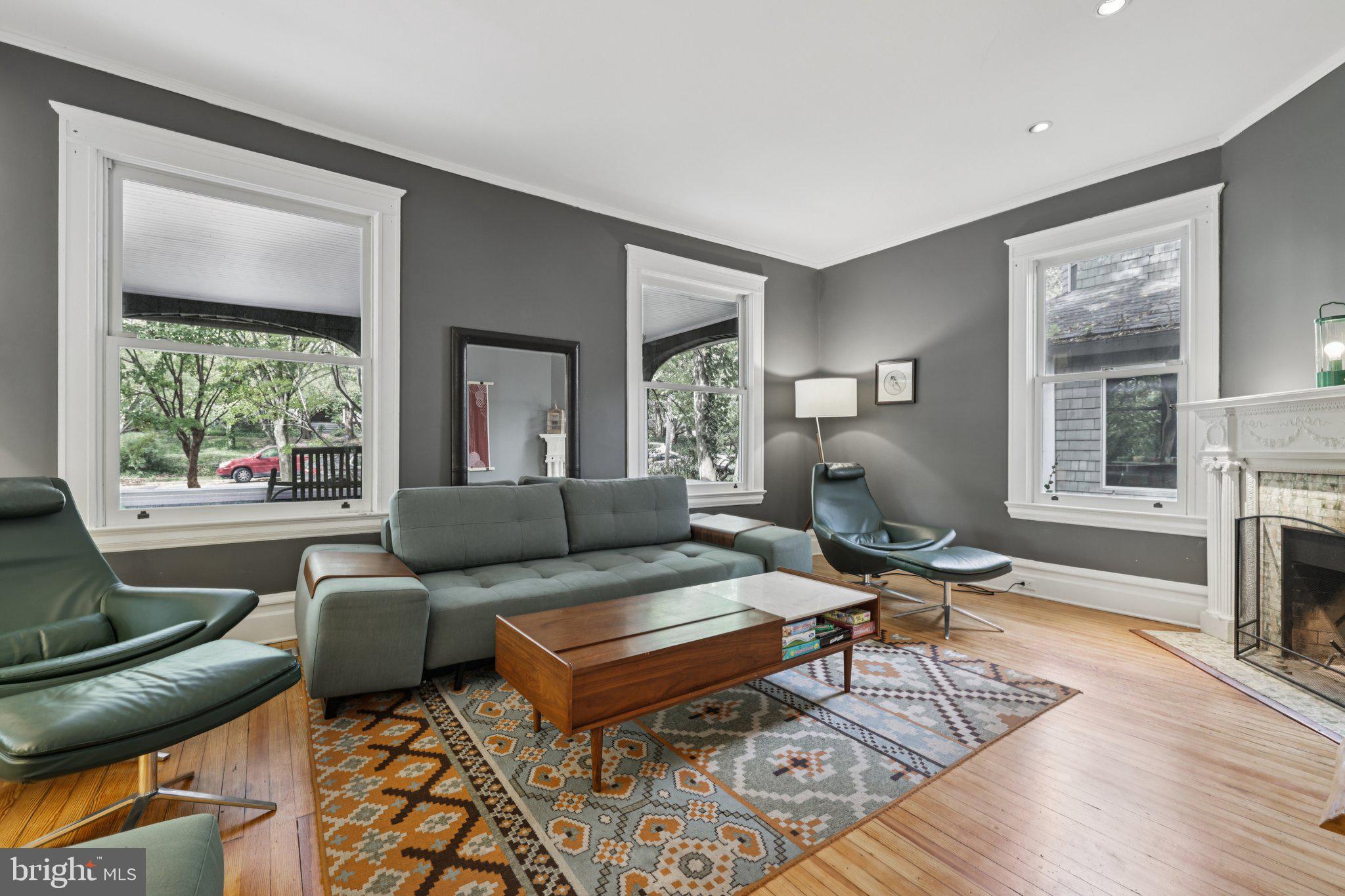 ROLAND PARK - Residential Lease