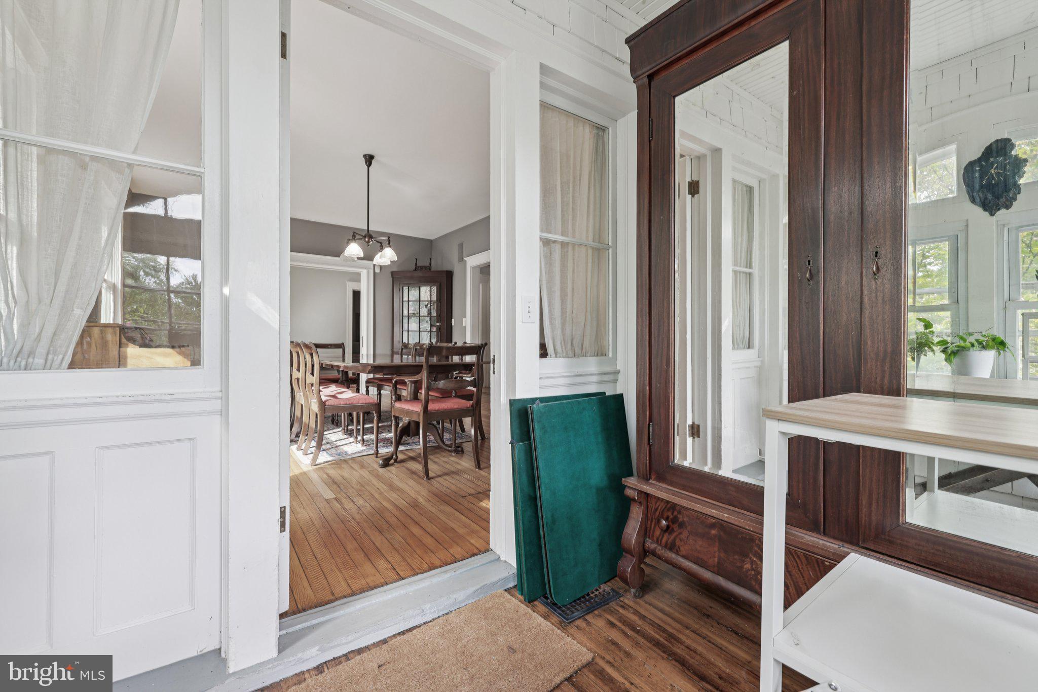 ROLAND PARK - Residential Lease