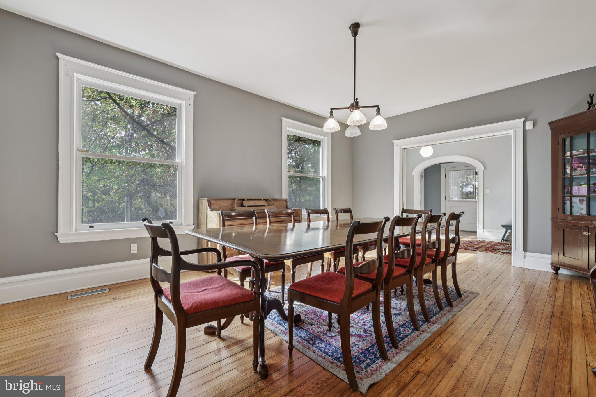 ROLAND PARK - Residential Lease