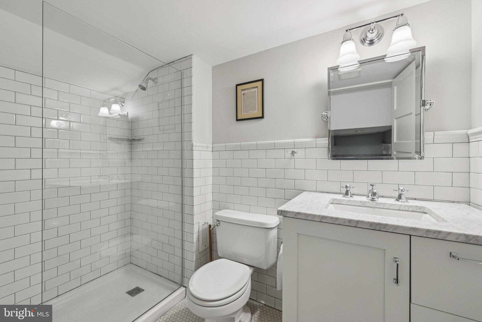 ROLAND PARK - Residential Lease