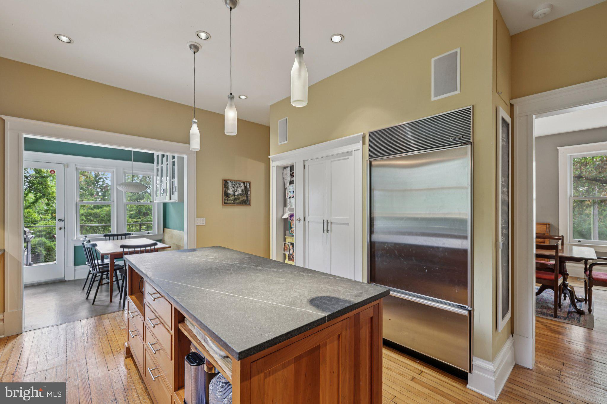 ROLAND PARK - Residential Lease