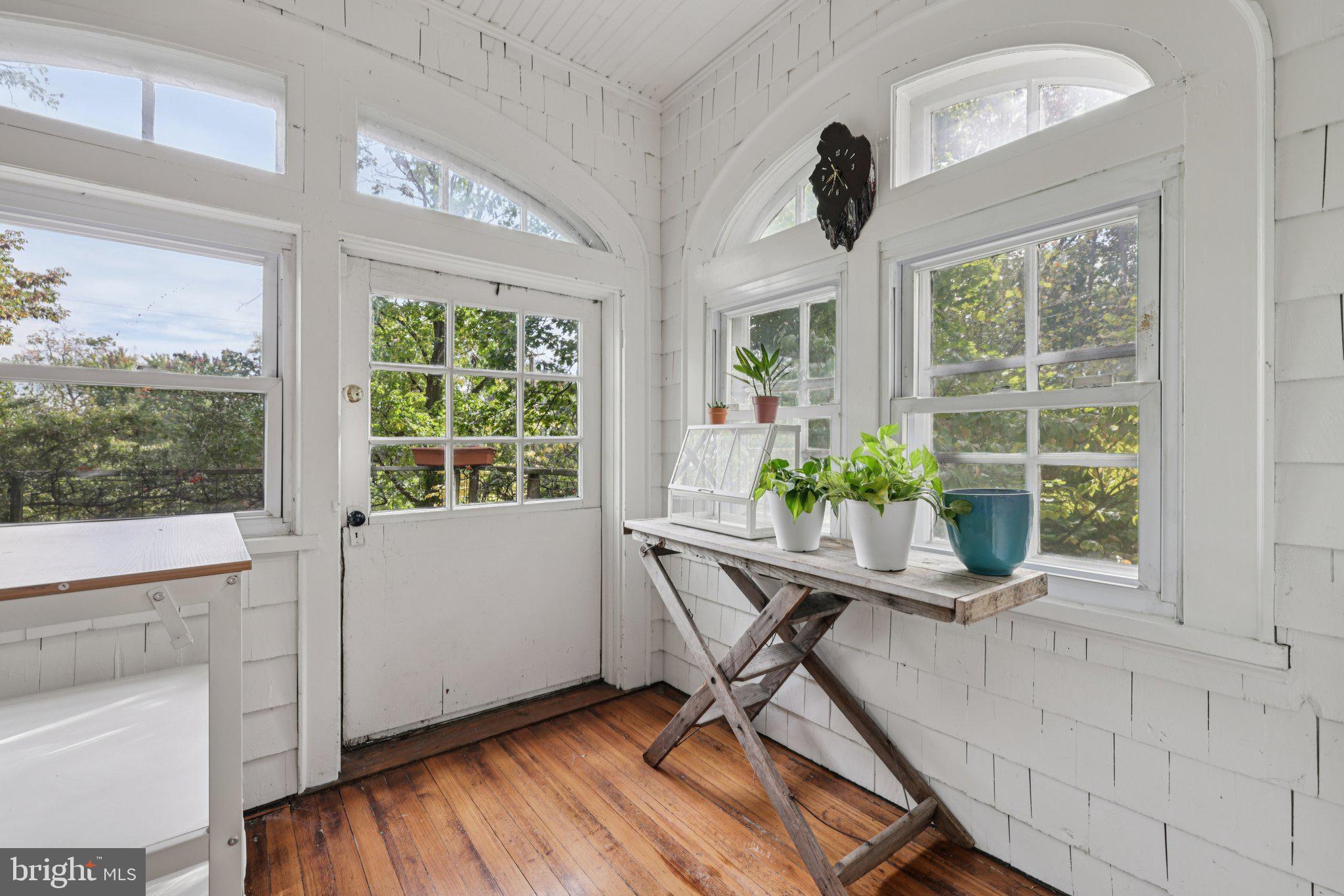 ROLAND PARK - Residential Lease