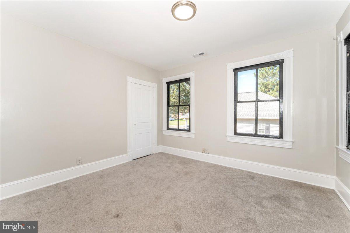 MATTINGLY AVE IND HEAD - Residential Lease