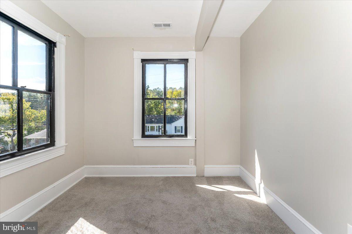 MATTINGLY AVE IND HEAD - Residential Lease