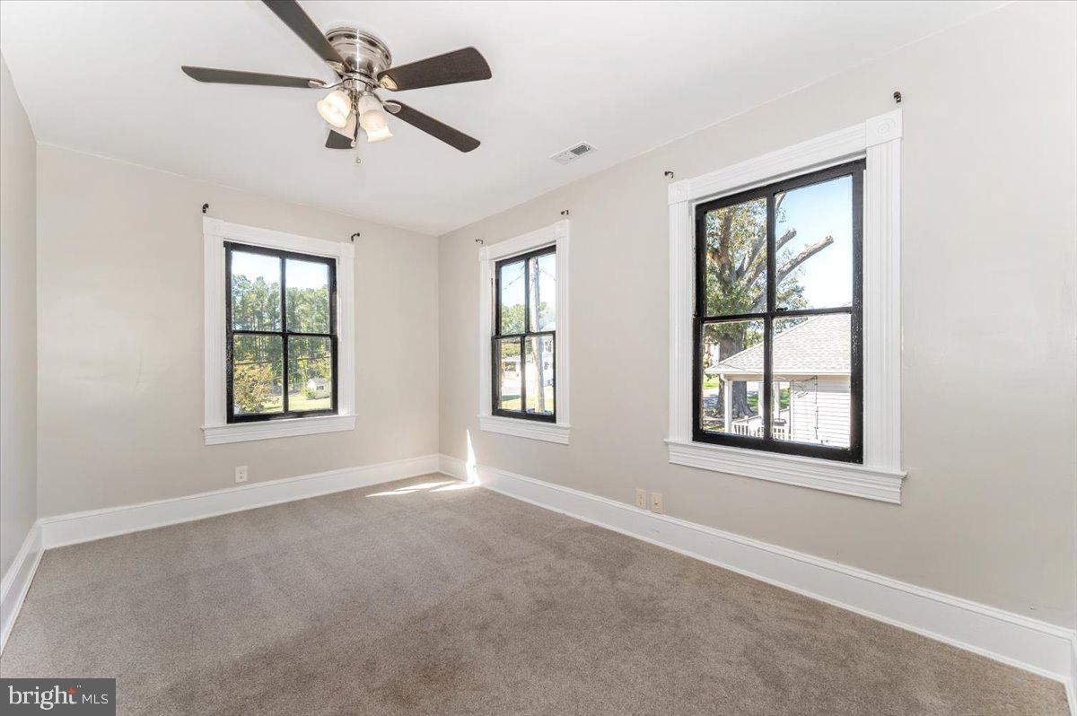 MATTINGLY AVE IND HEAD - Residential Lease