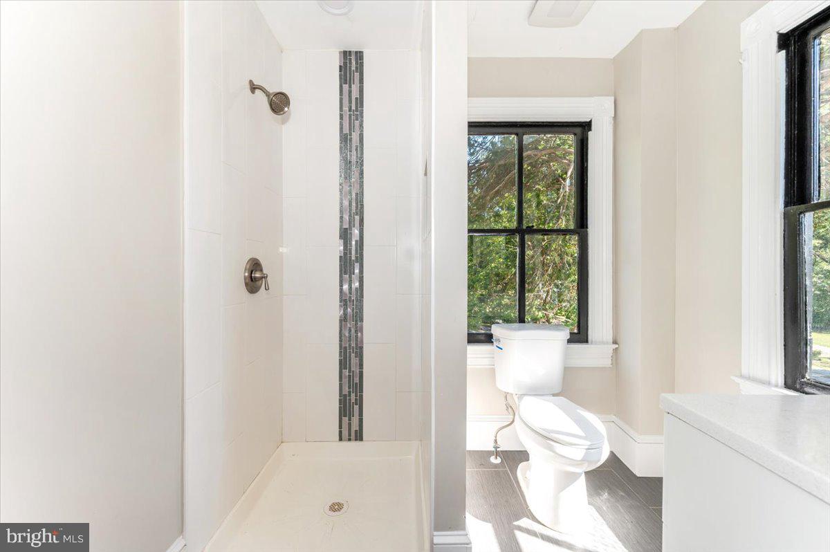 MATTINGLY AVE IND HEAD - Residential Lease