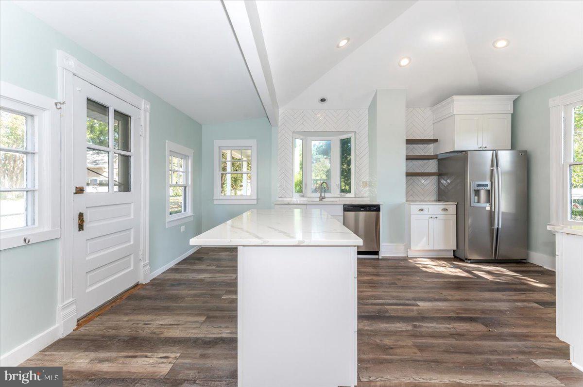 MATTINGLY AVE IND HEAD - Residential Lease