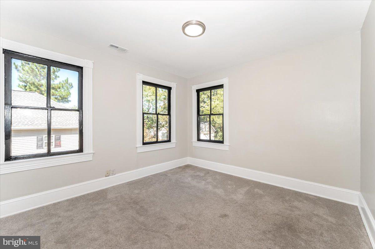 MATTINGLY AVE IND HEAD - Residential Lease