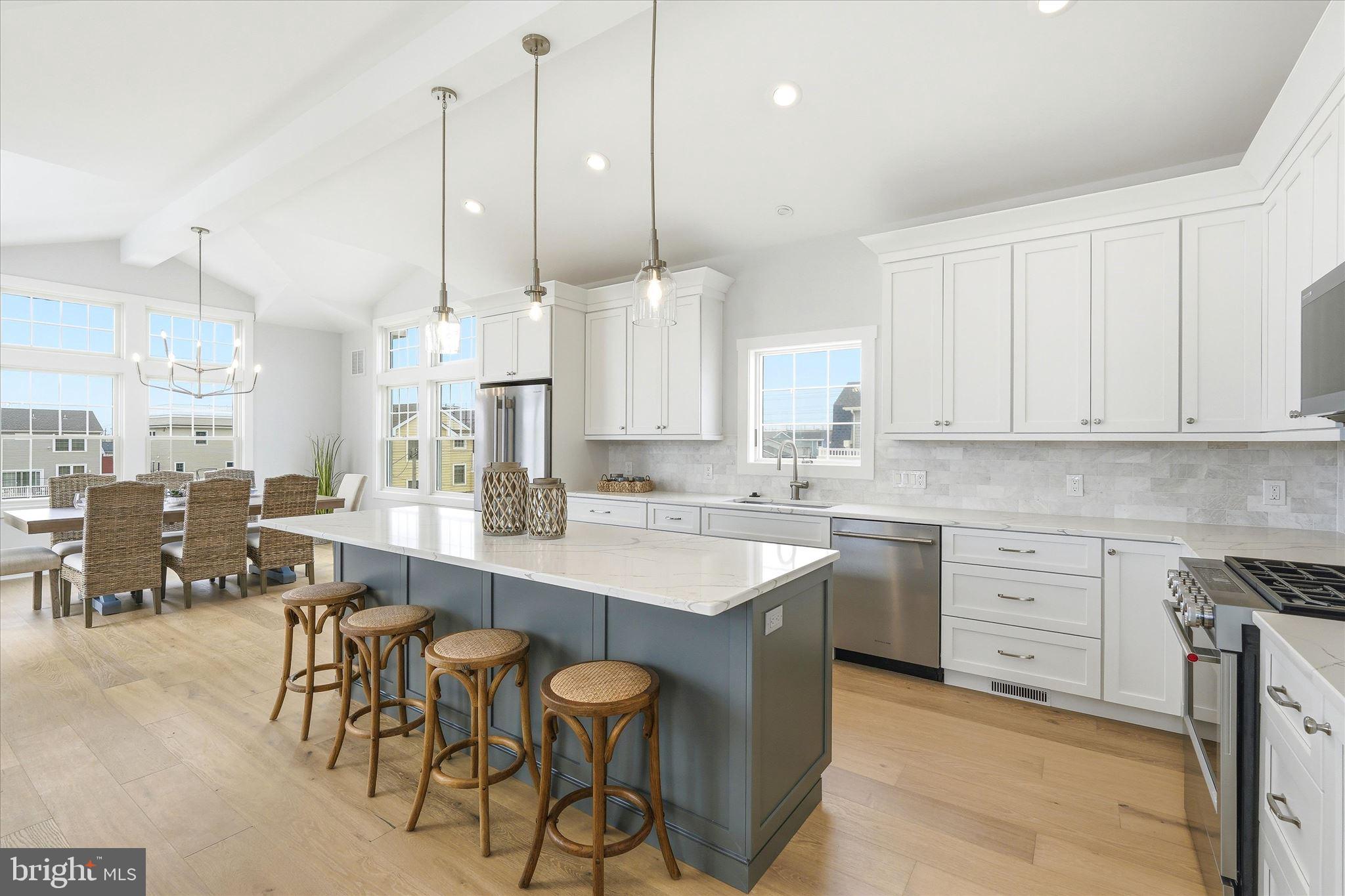 10 W KIRKLAND AVENUE