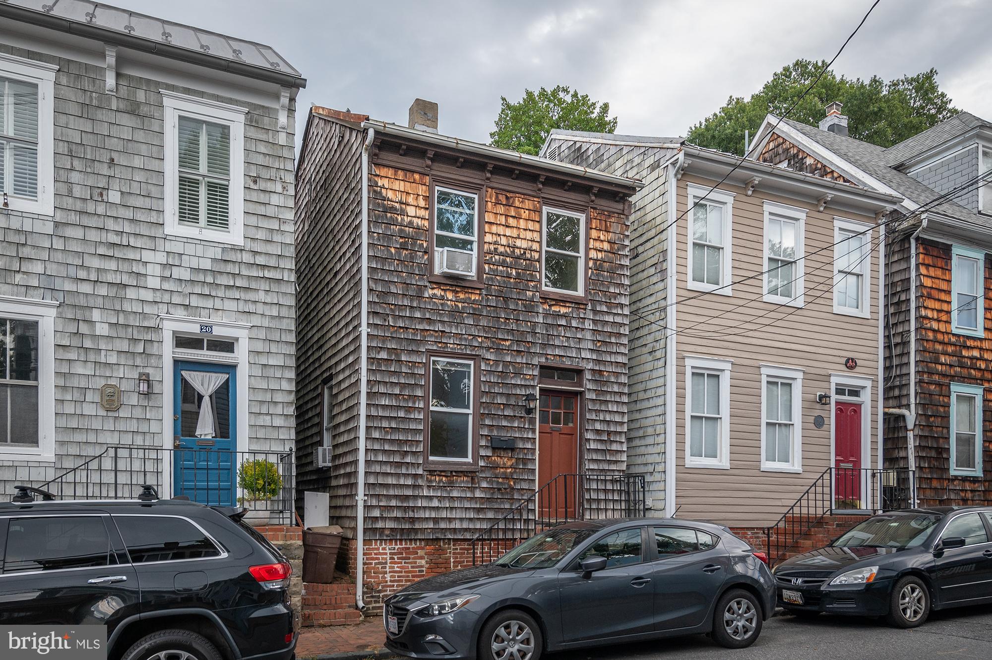 HISTORIC DISTRICT - Residential Lease