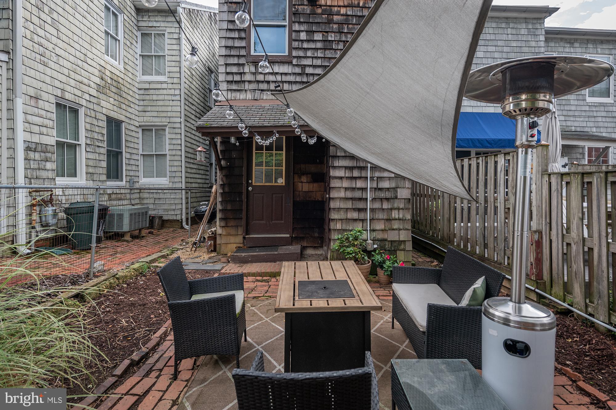 HISTORIC DISTRICT - Residential Lease