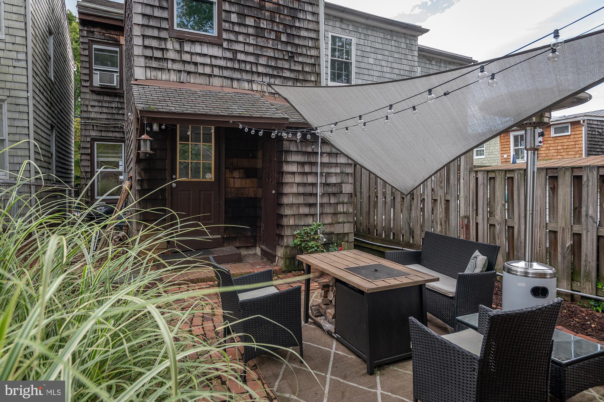 HISTORIC DISTRICT - Residential Lease