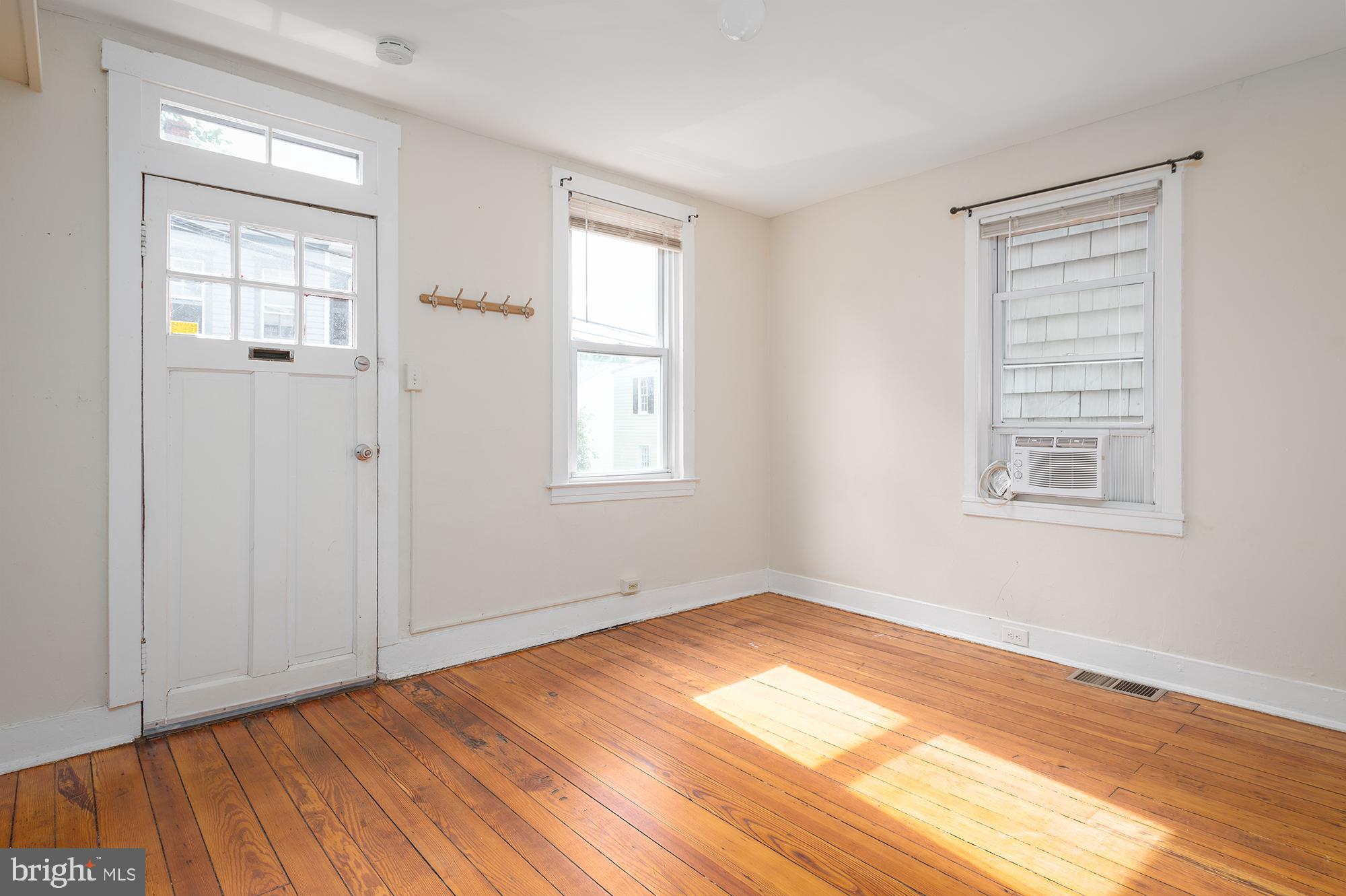 HISTORIC DISTRICT - Residential Lease