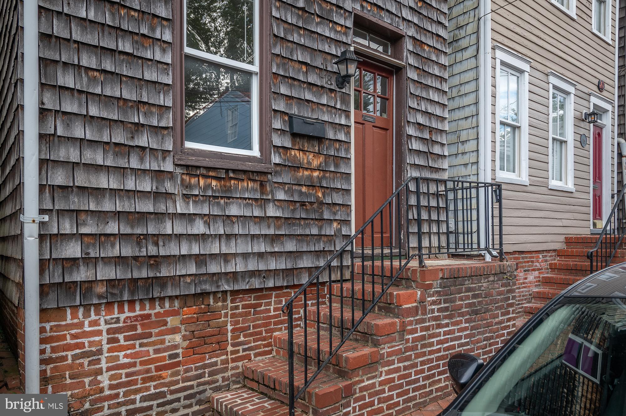 HISTORIC DISTRICT - Residential Lease