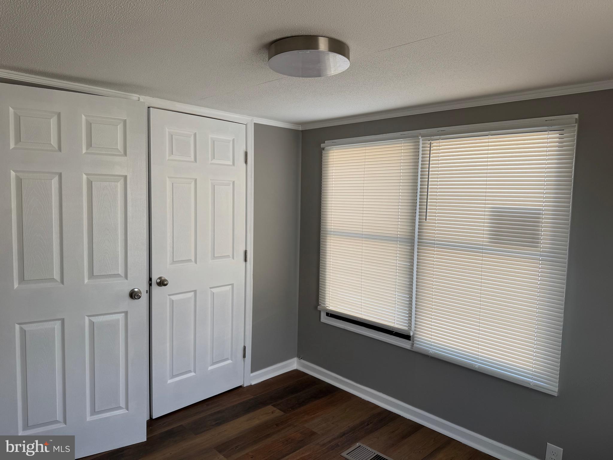 LAKEVIEW TRAILER PARK - Residential Lease