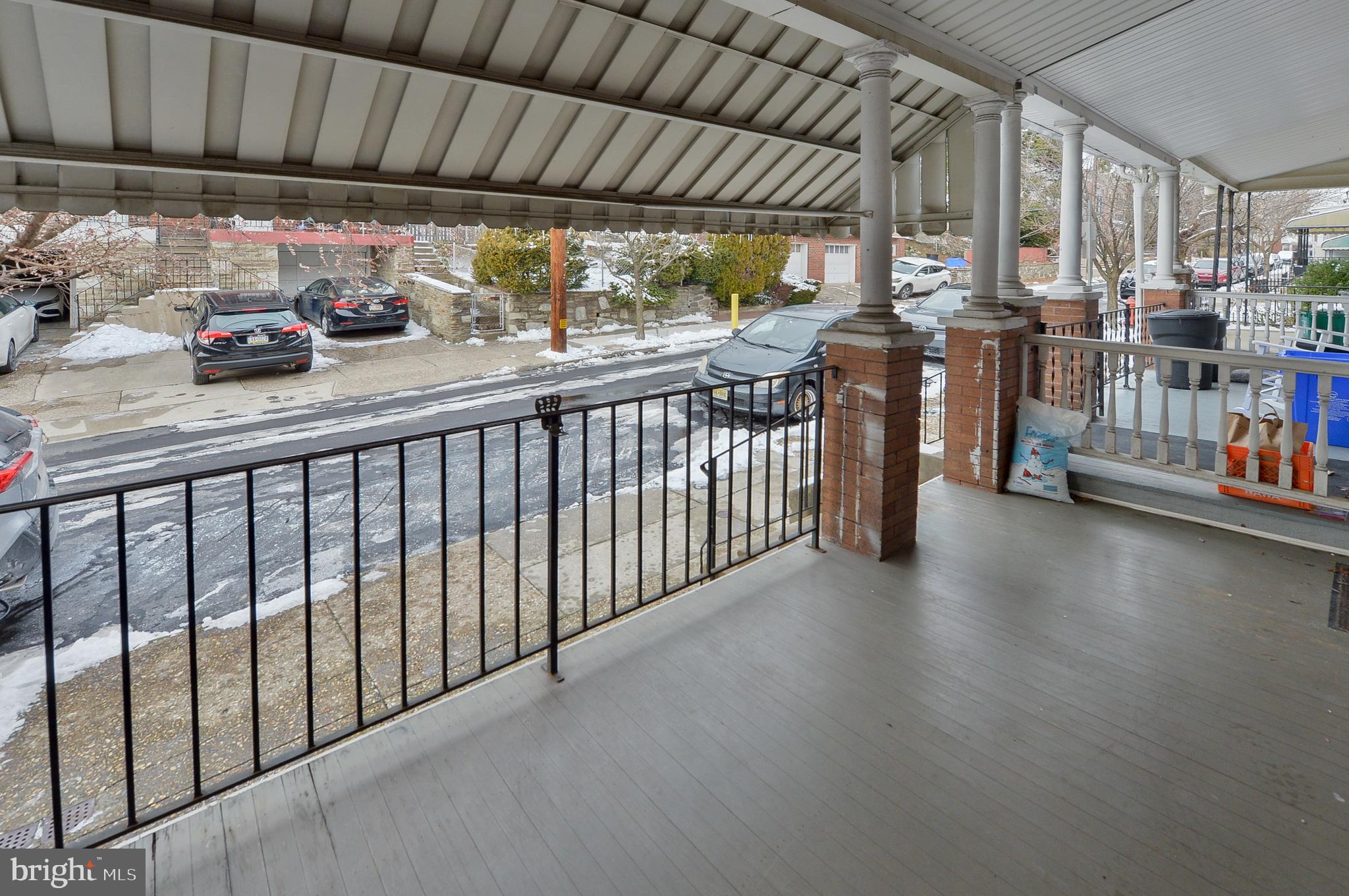 EAST FALLS - Residential