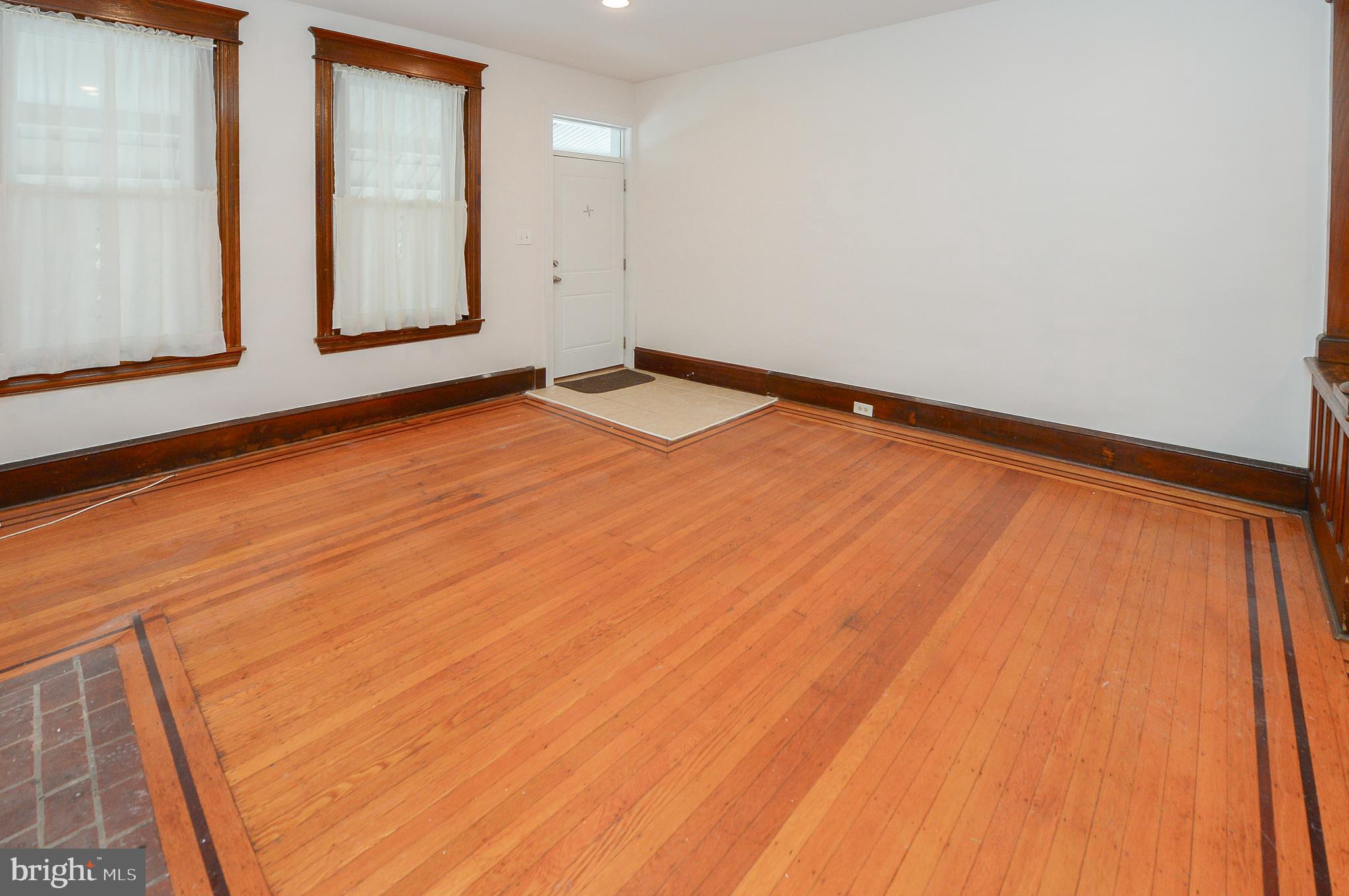 EAST FALLS - Residential