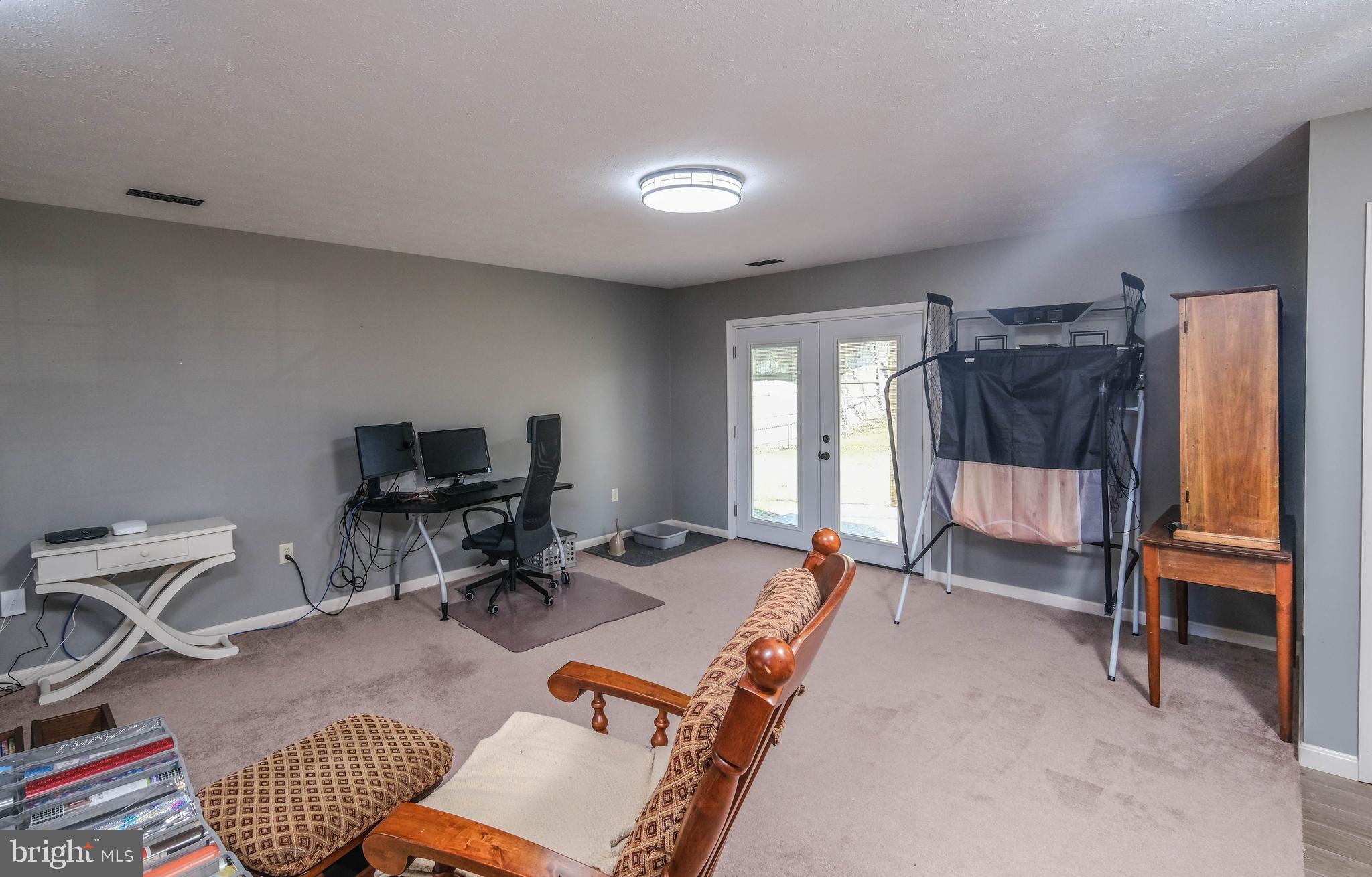 WILLIAMSBURG ESTATES - Residential