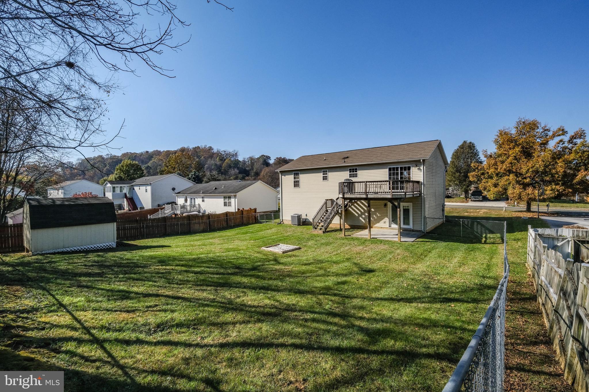 WILLIAMSBURG ESTATES - Residential