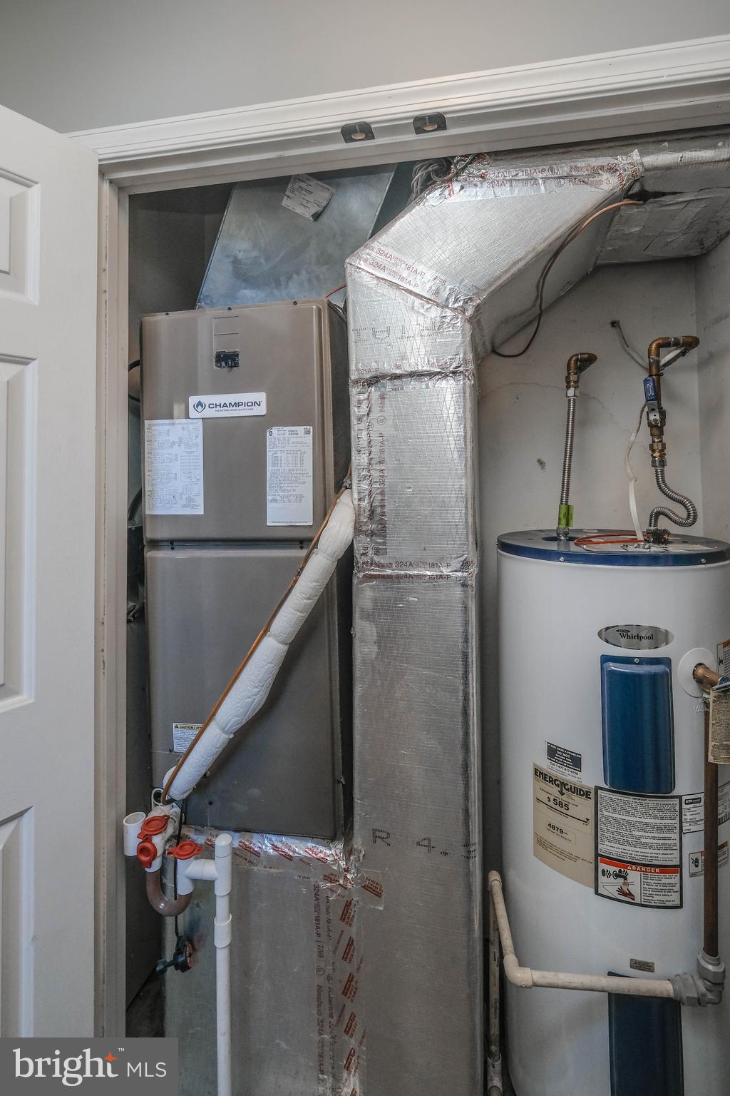 WILLIAMSBURG ESTATES - Residential