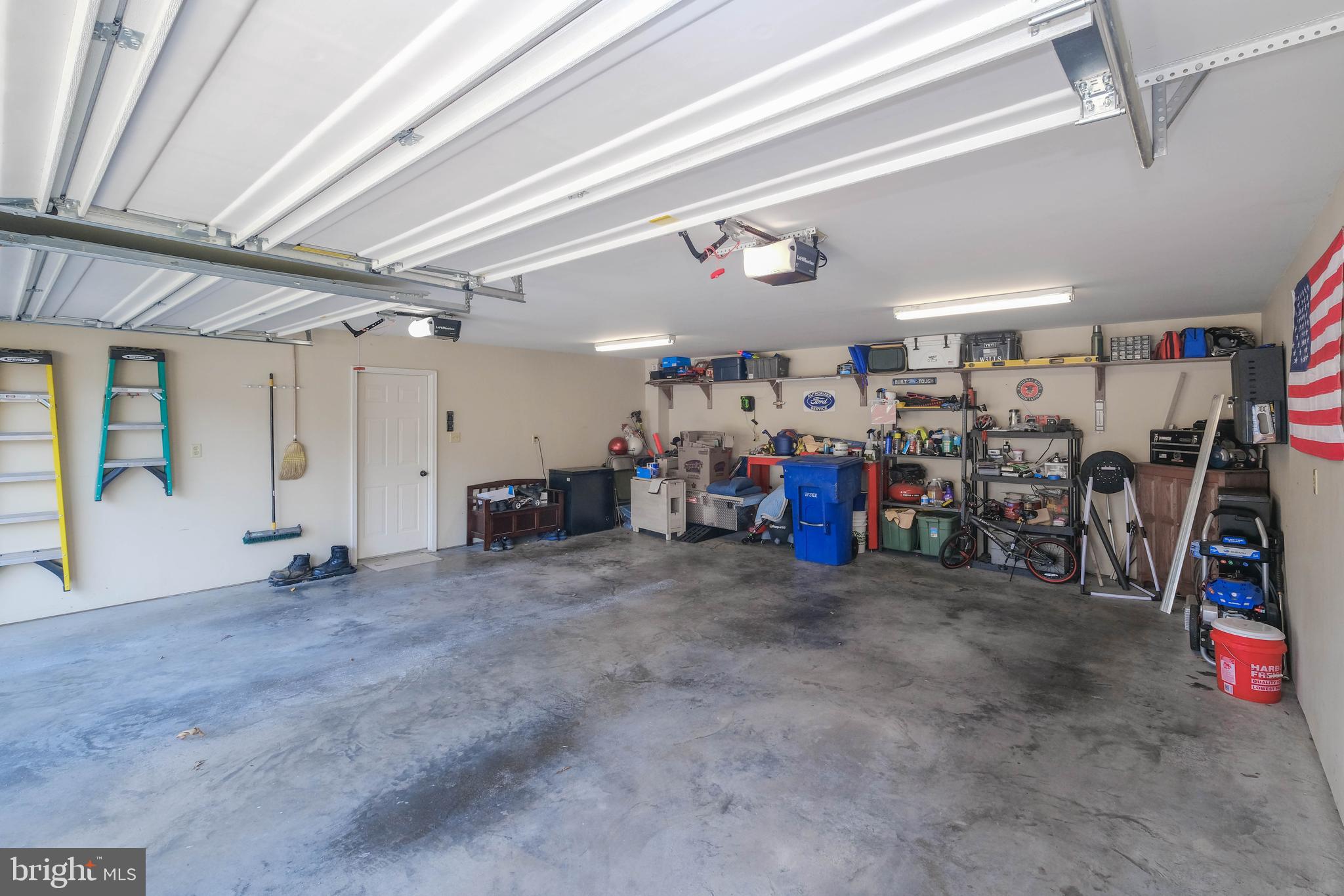 WILLIAMSBURG ESTATES - Residential