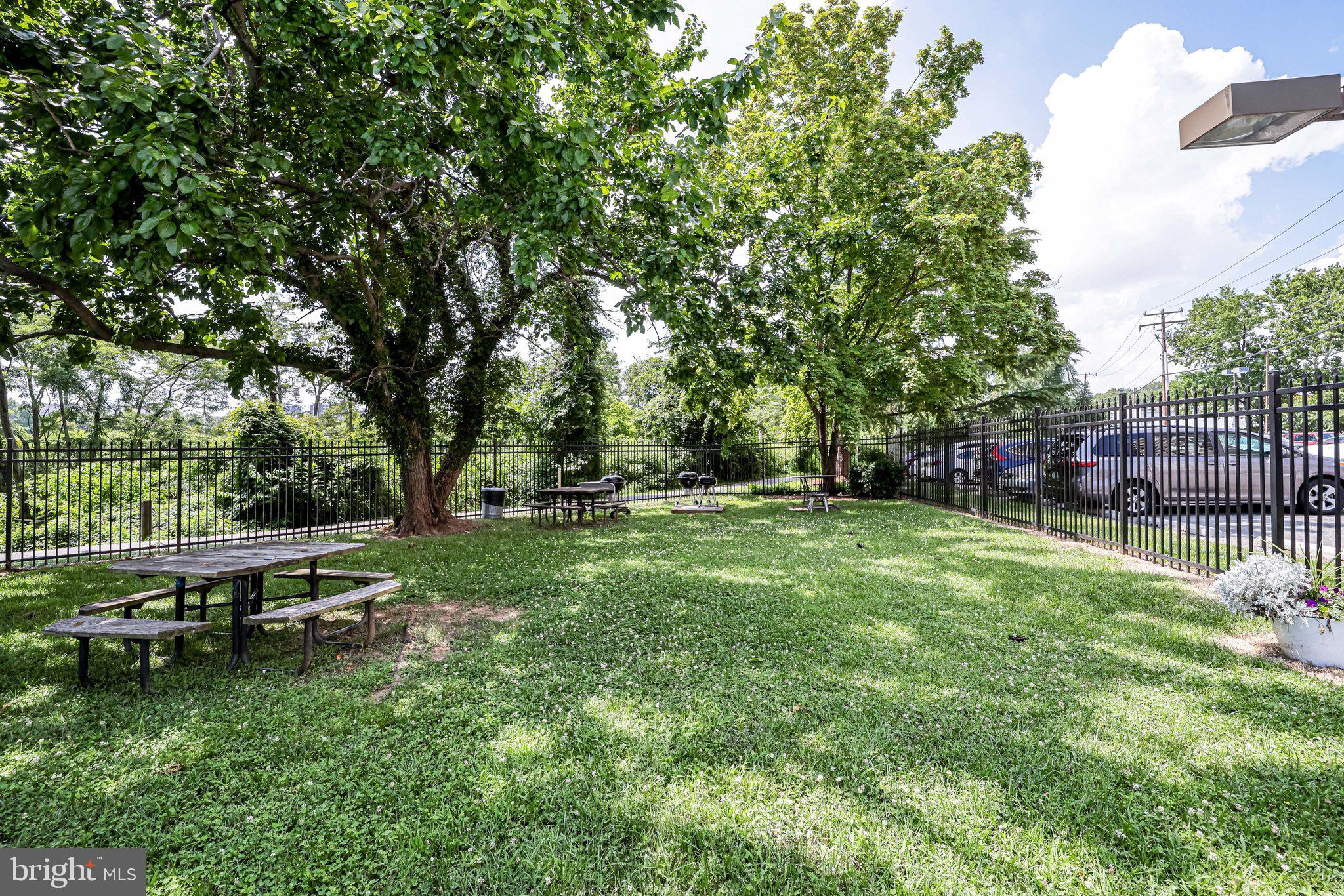 FORTY SIX HUNDRED - Residential