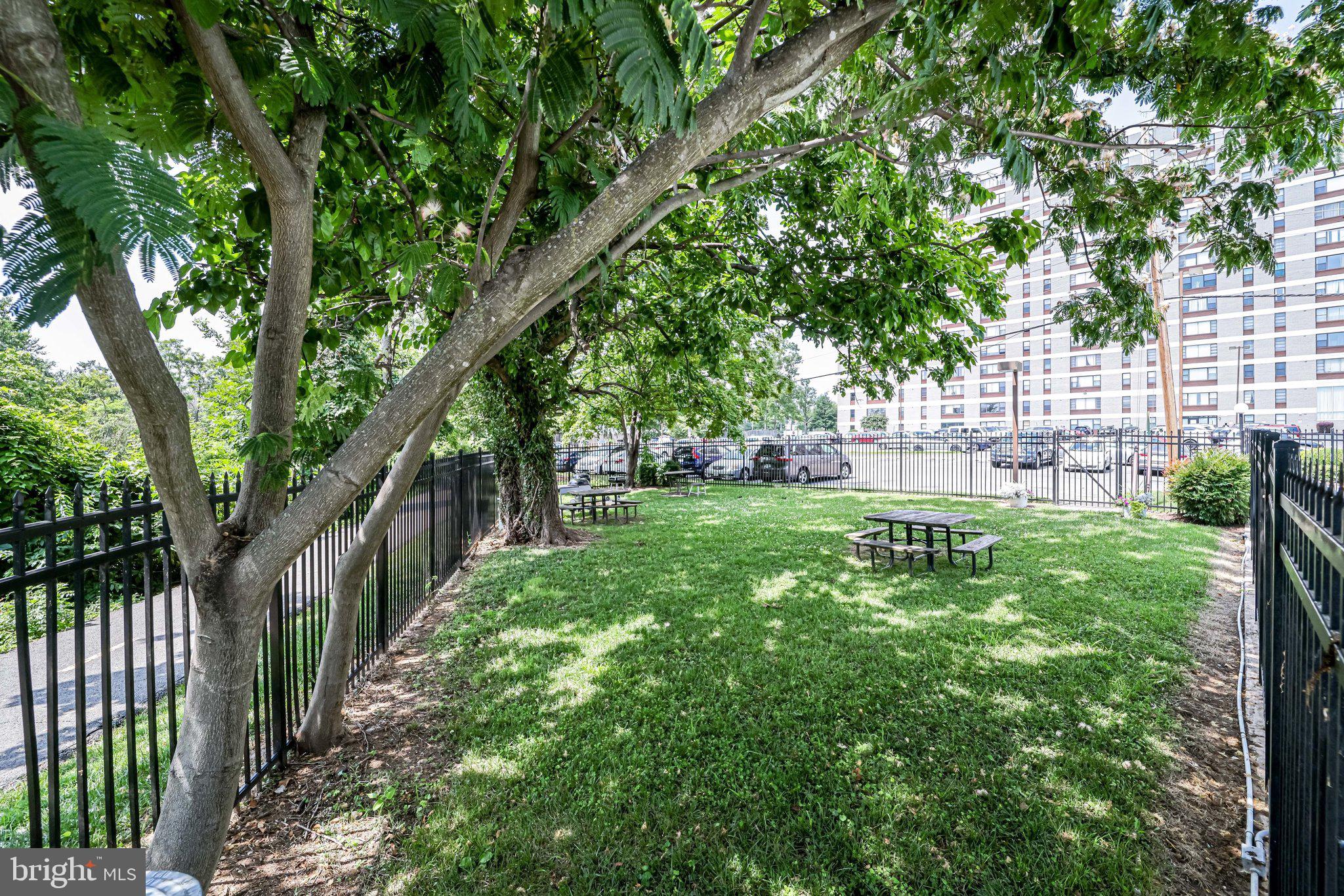 FORTY SIX HUNDRED - Residential