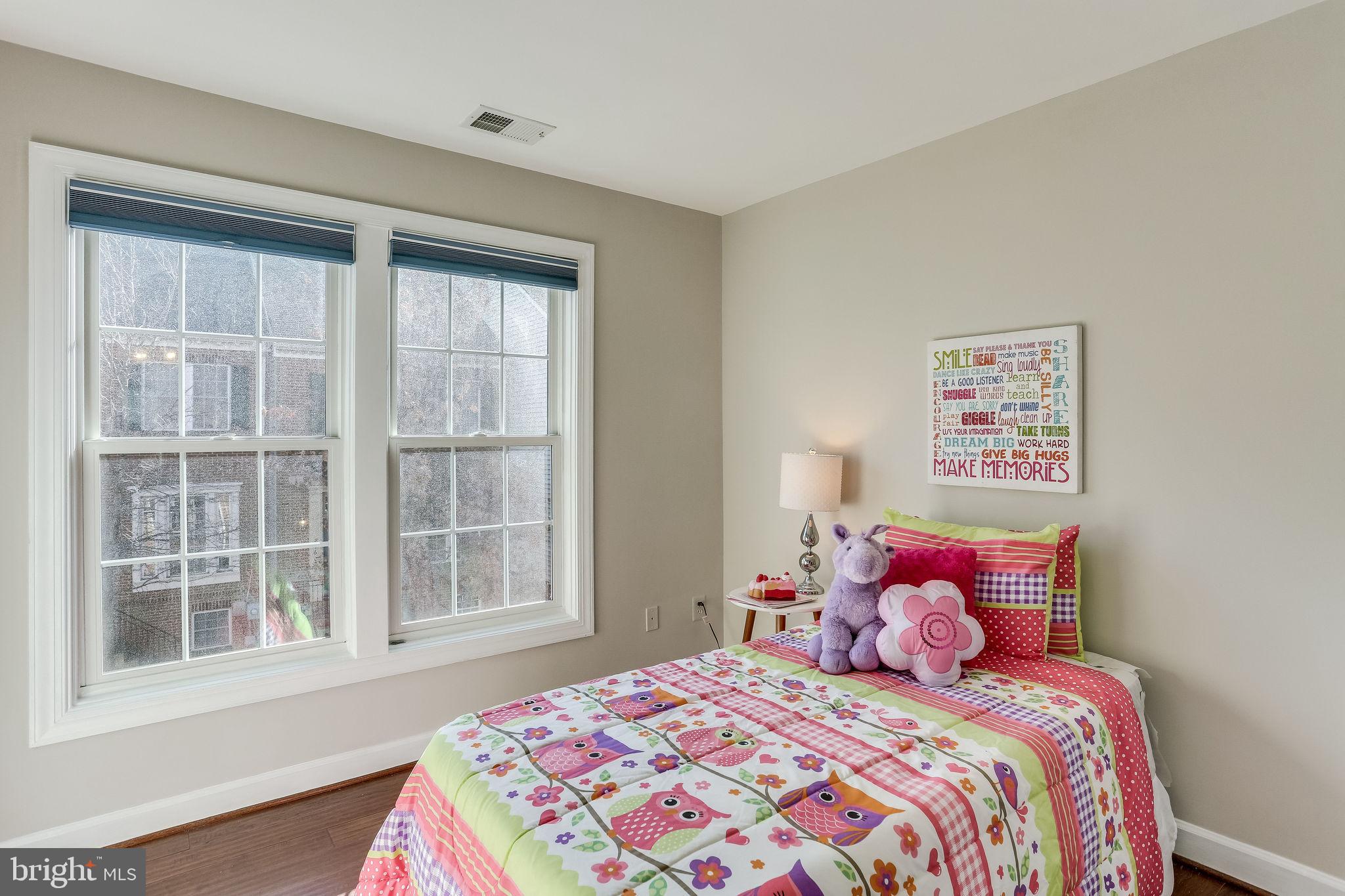 JEFFERSON PARK TOWNHOUSE - Residential