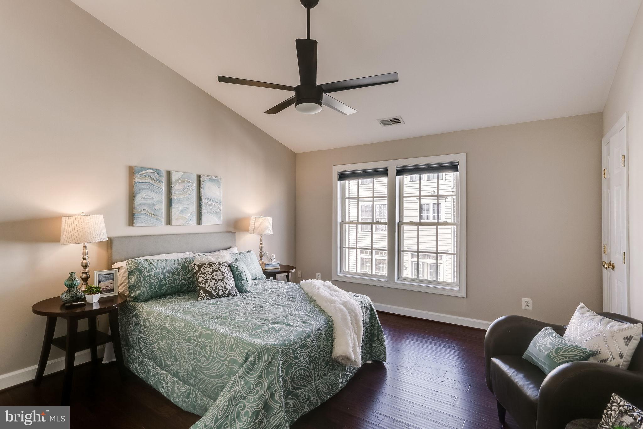 JEFFERSON PARK TOWNHOUSE - Residential