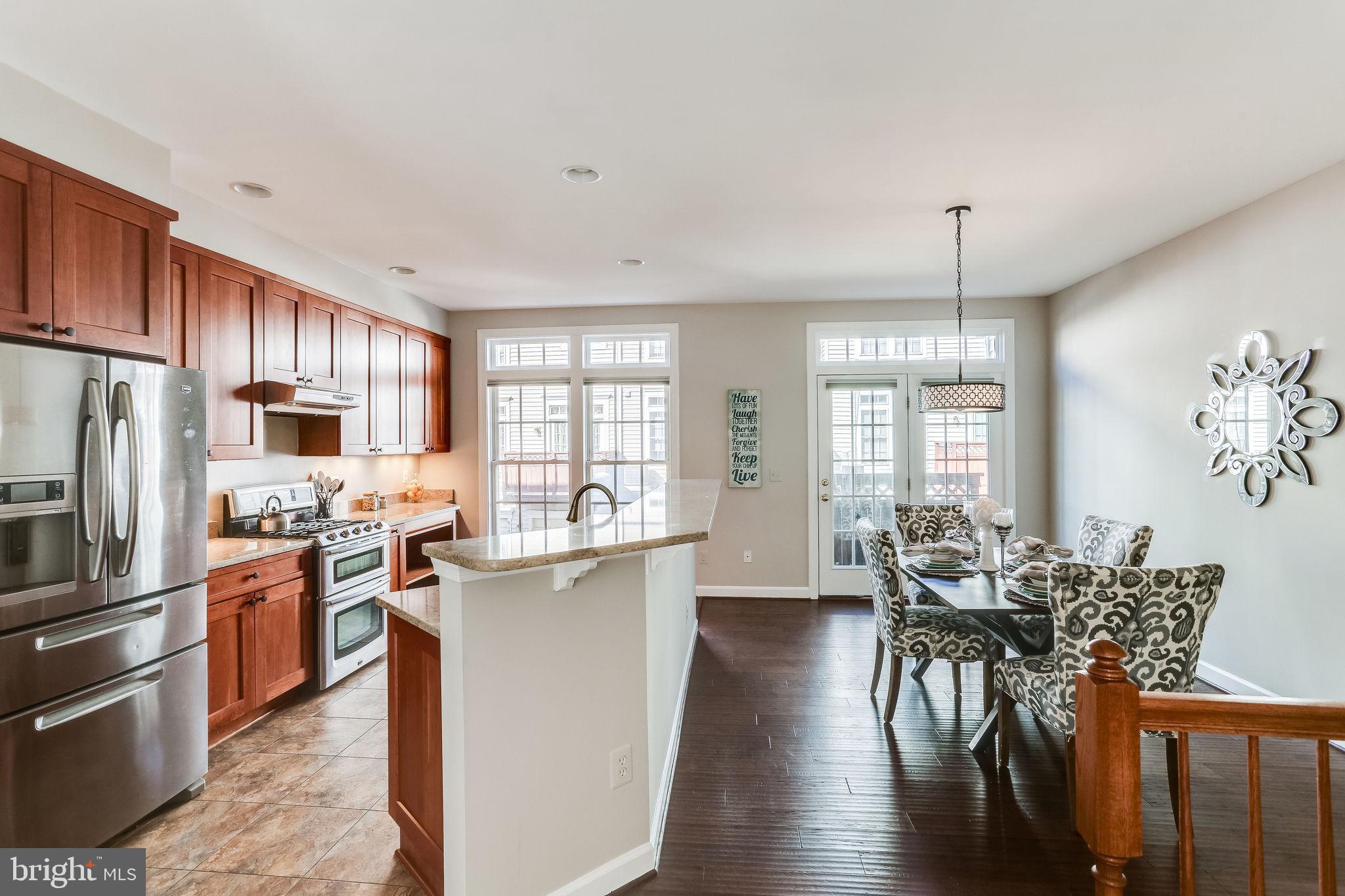 JEFFERSON PARK TOWNHOUSE - Residential