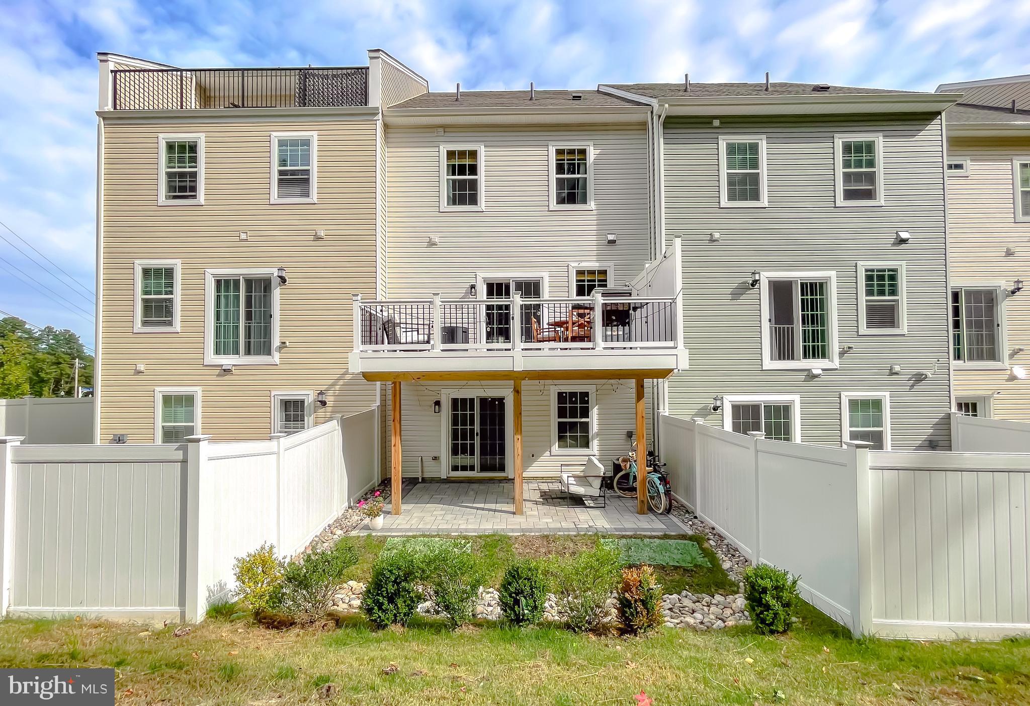 THE WOODS AT MYRTLE POINT - Residential