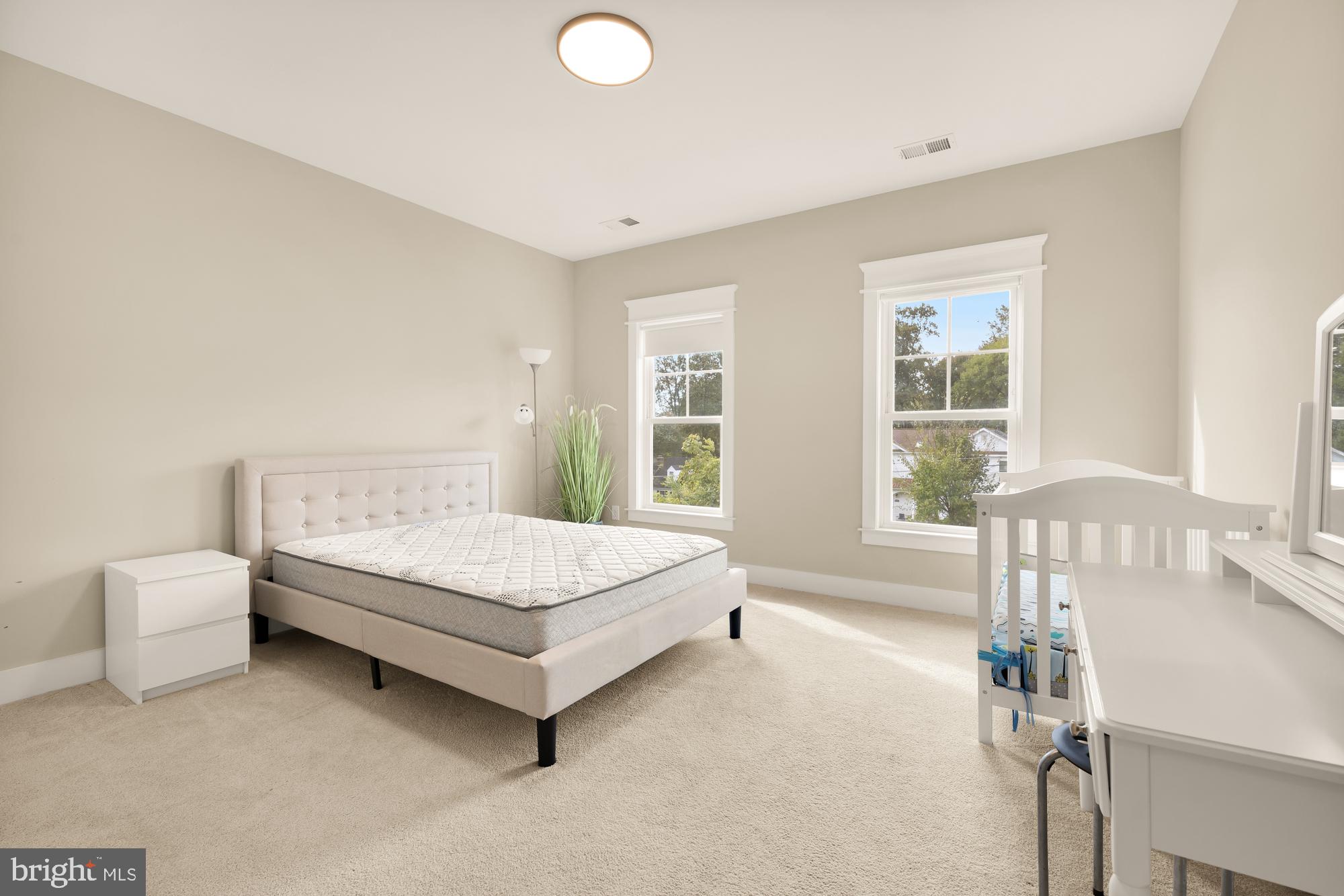 FAIRFAX ACRES - Residential