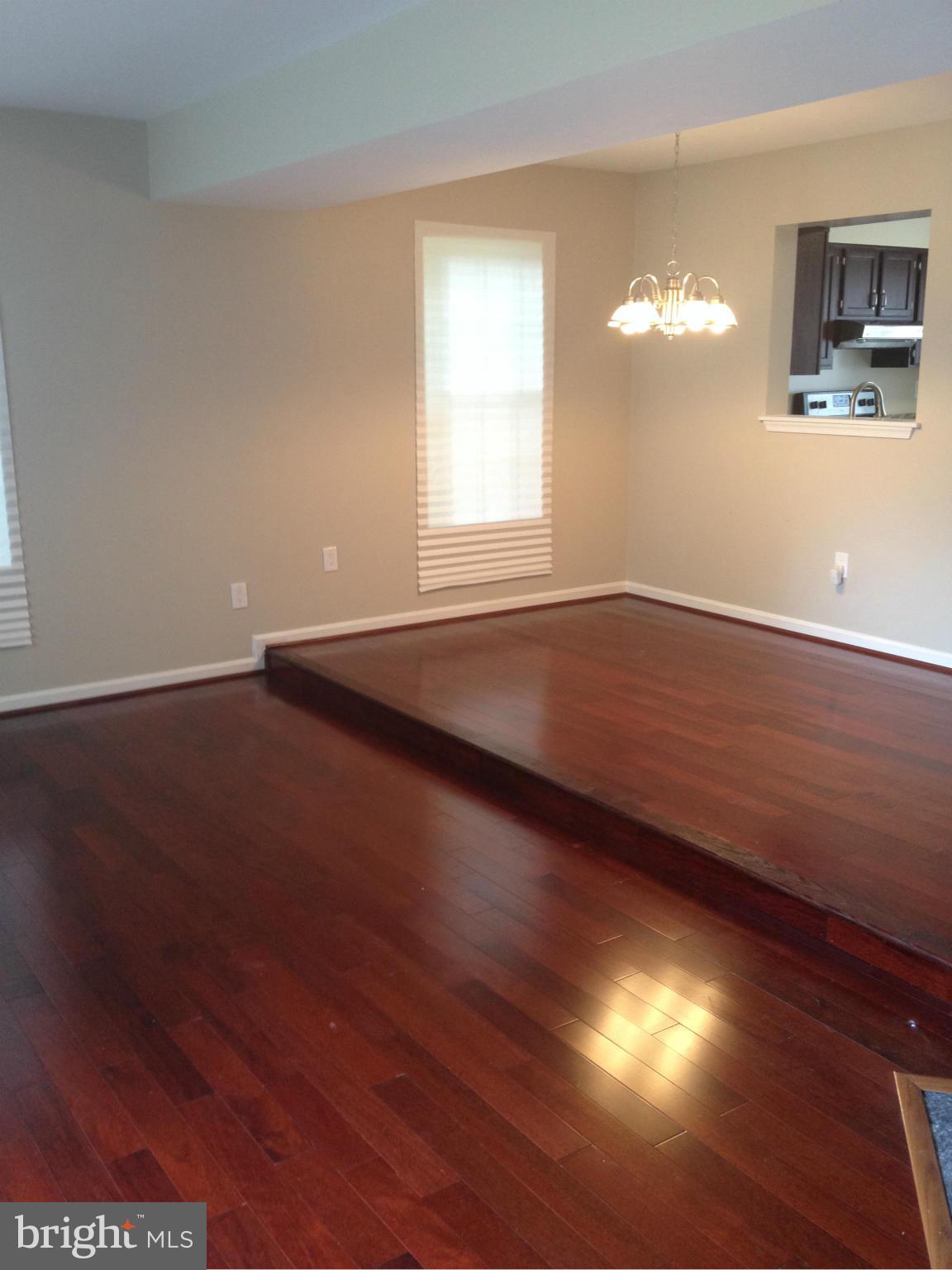 LONDON WOODS - Residential