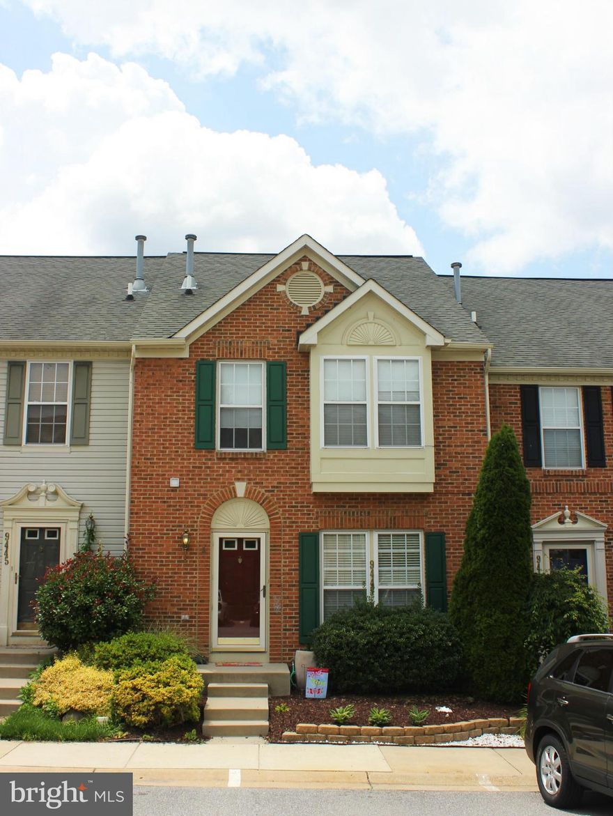 10 K PRICE REDUCTION, CARPET HAS BEEN PROFESSIONALLY STRETCHED AND CLEANED- Great Brick front townhome in Spring Ridge!  Completely open first level to deck overlooking green-space.  MSTR bedroom with vaulted ceiling and bathroom skylight.  Full walkout basement full of natural light, plus finished den/office.  5 ceiling fans, high end pergo floors on main level, ceramic tile in both full baths.