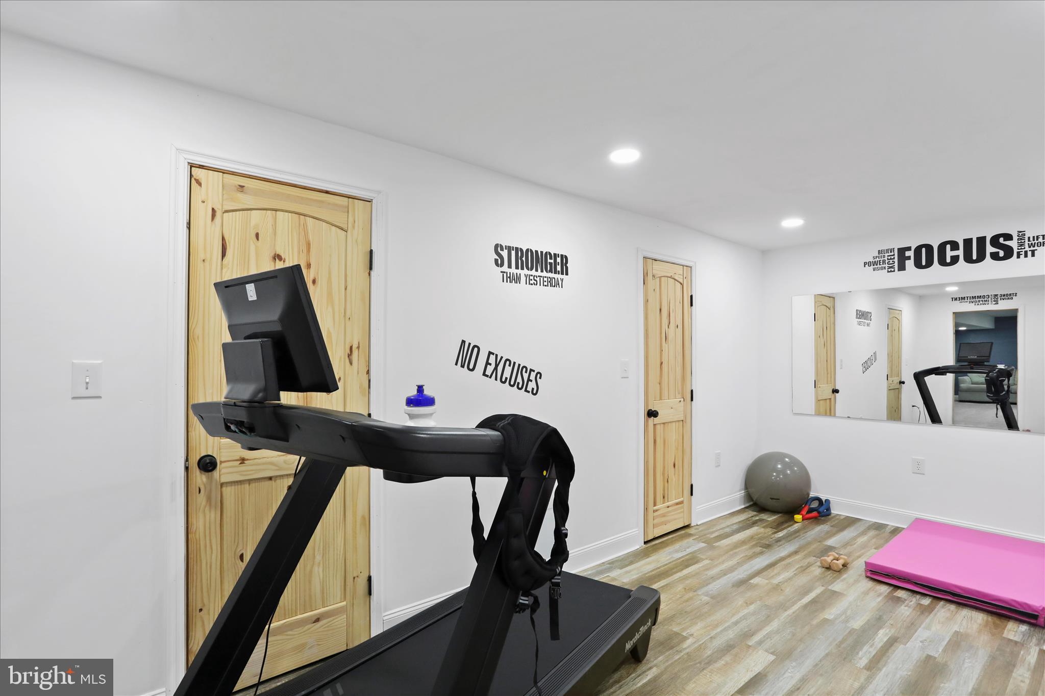 MERCERSBURG - Residential