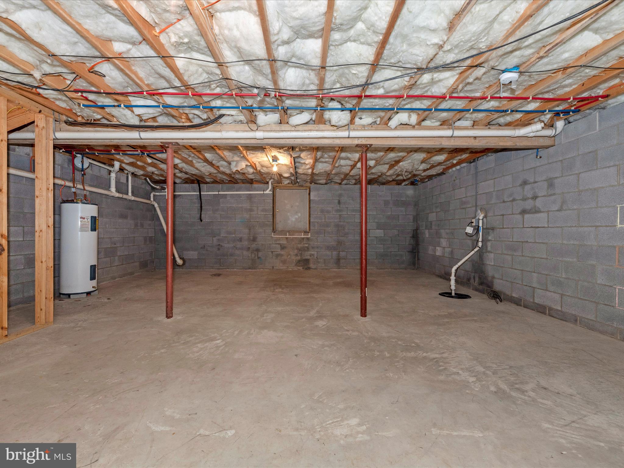 MAUGANSVILLE - Residential