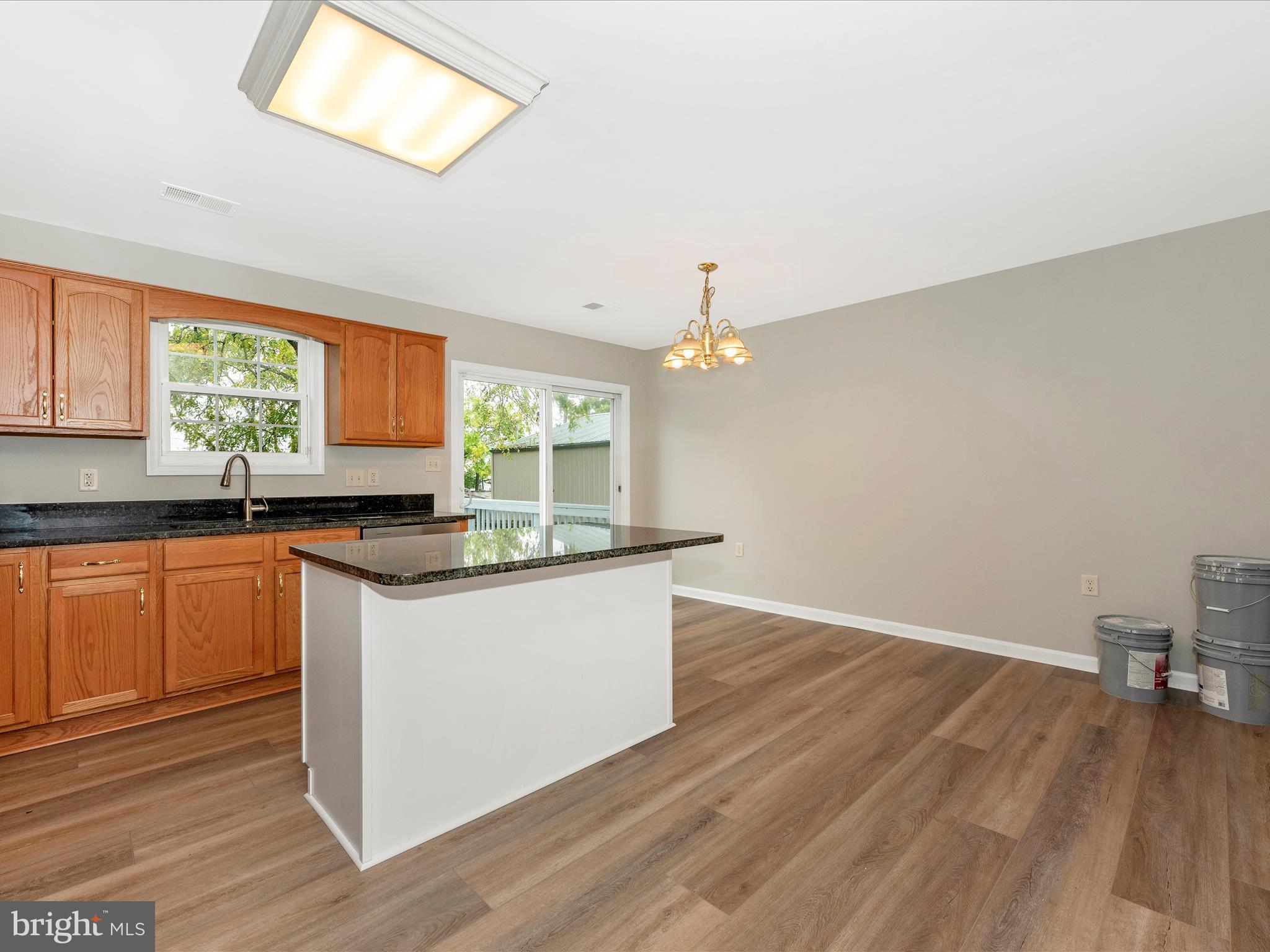 MAUGANSVILLE - Residential