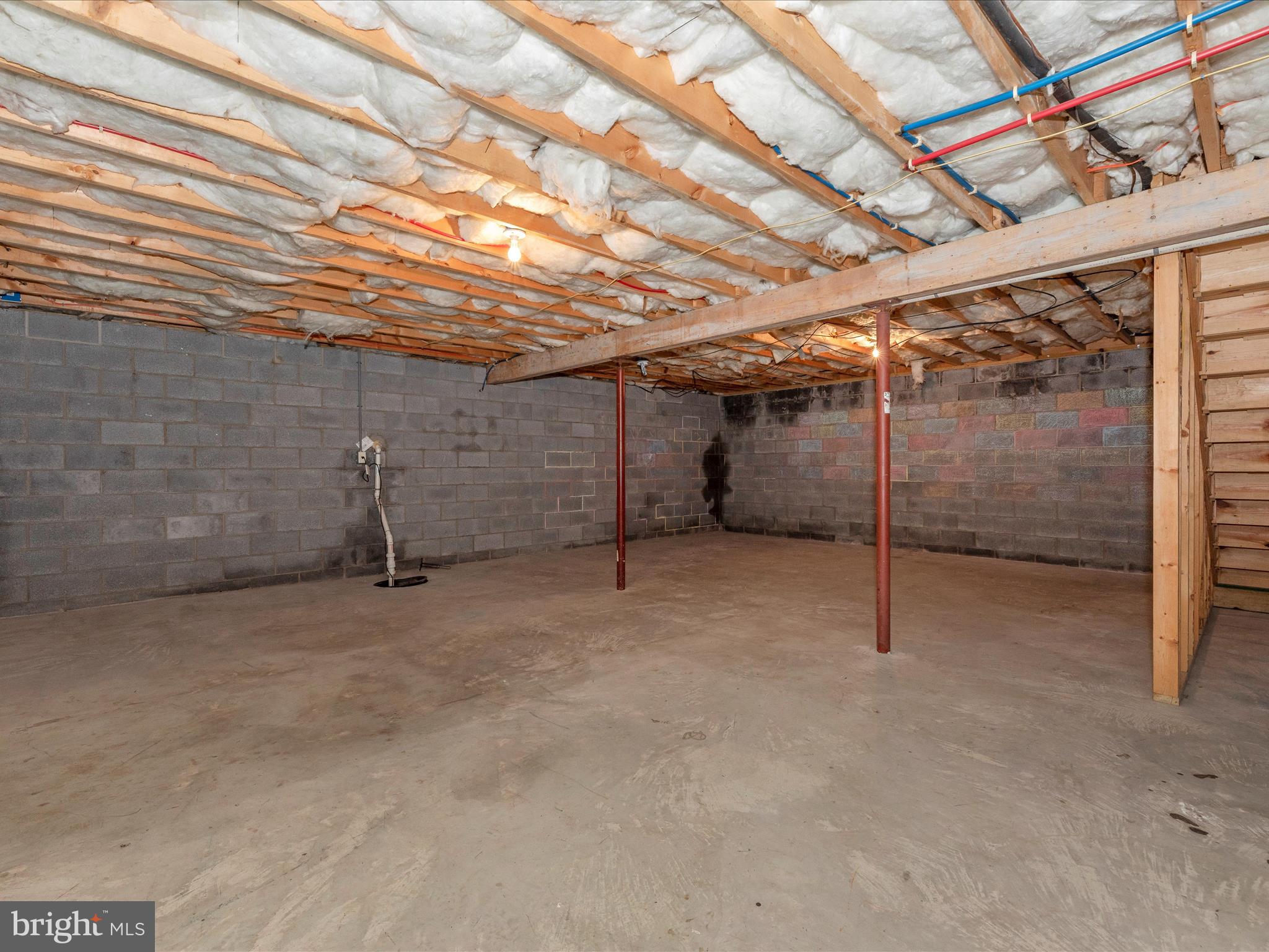 MAUGANSVILLE - Residential